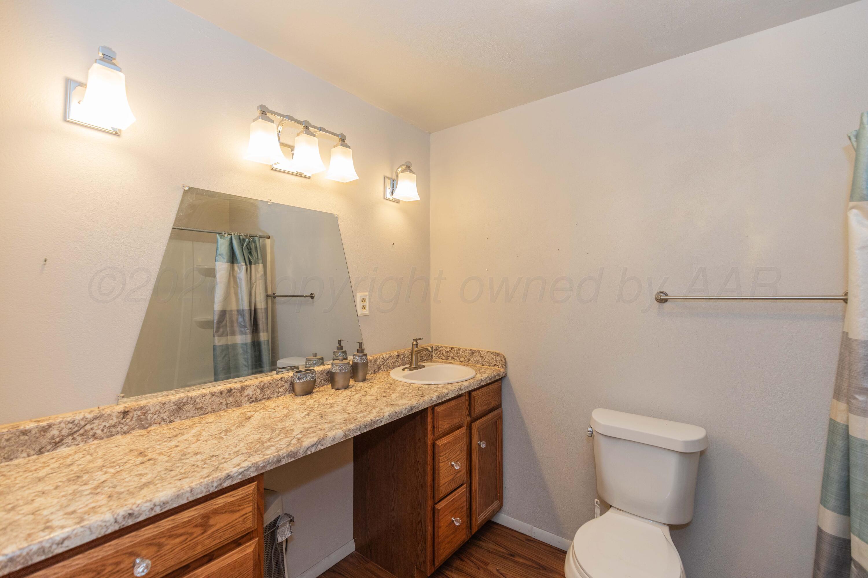 901 Lindberg Street Property Photo 15