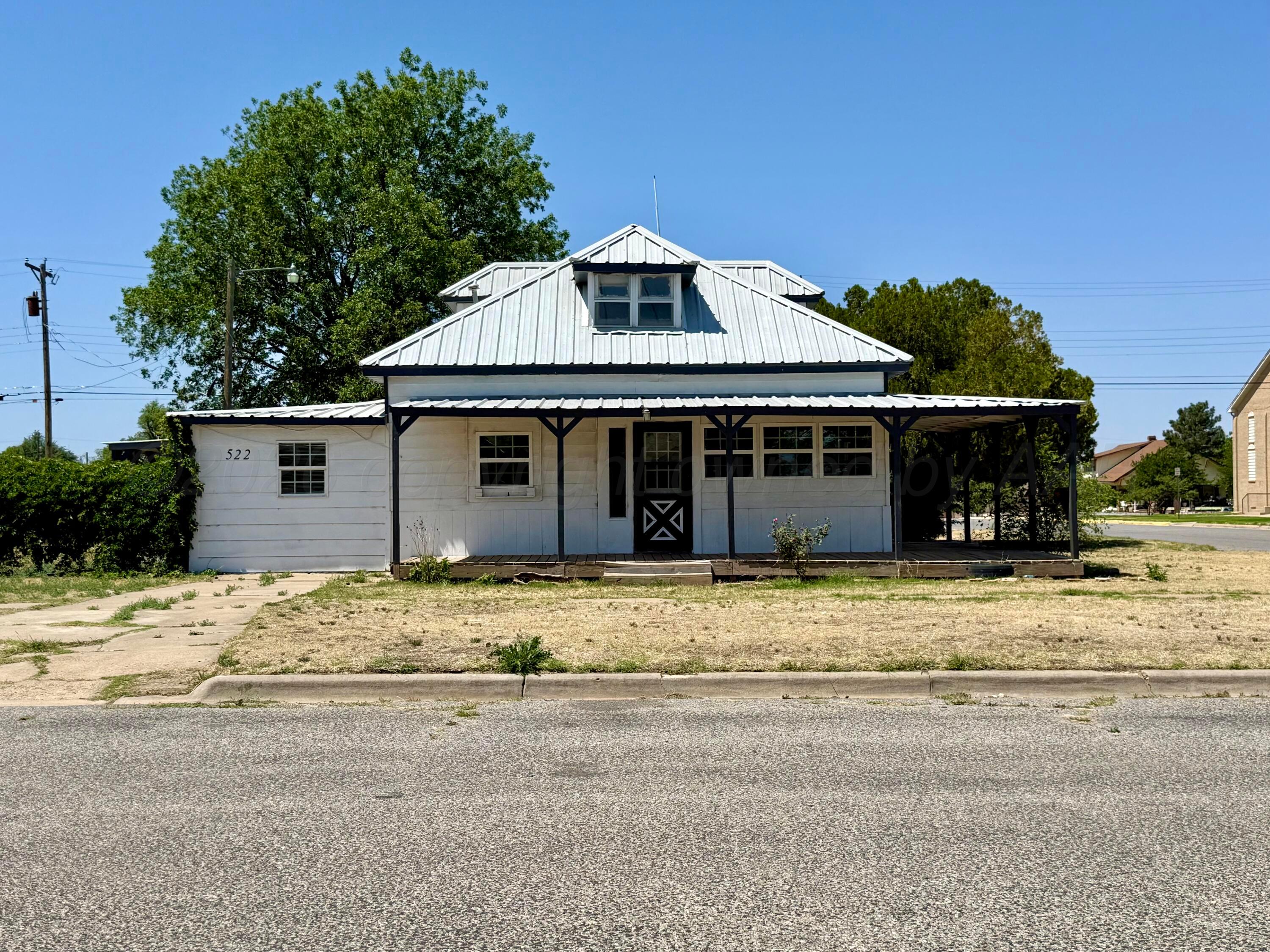 522 E Francis Avenue Property Photo 1