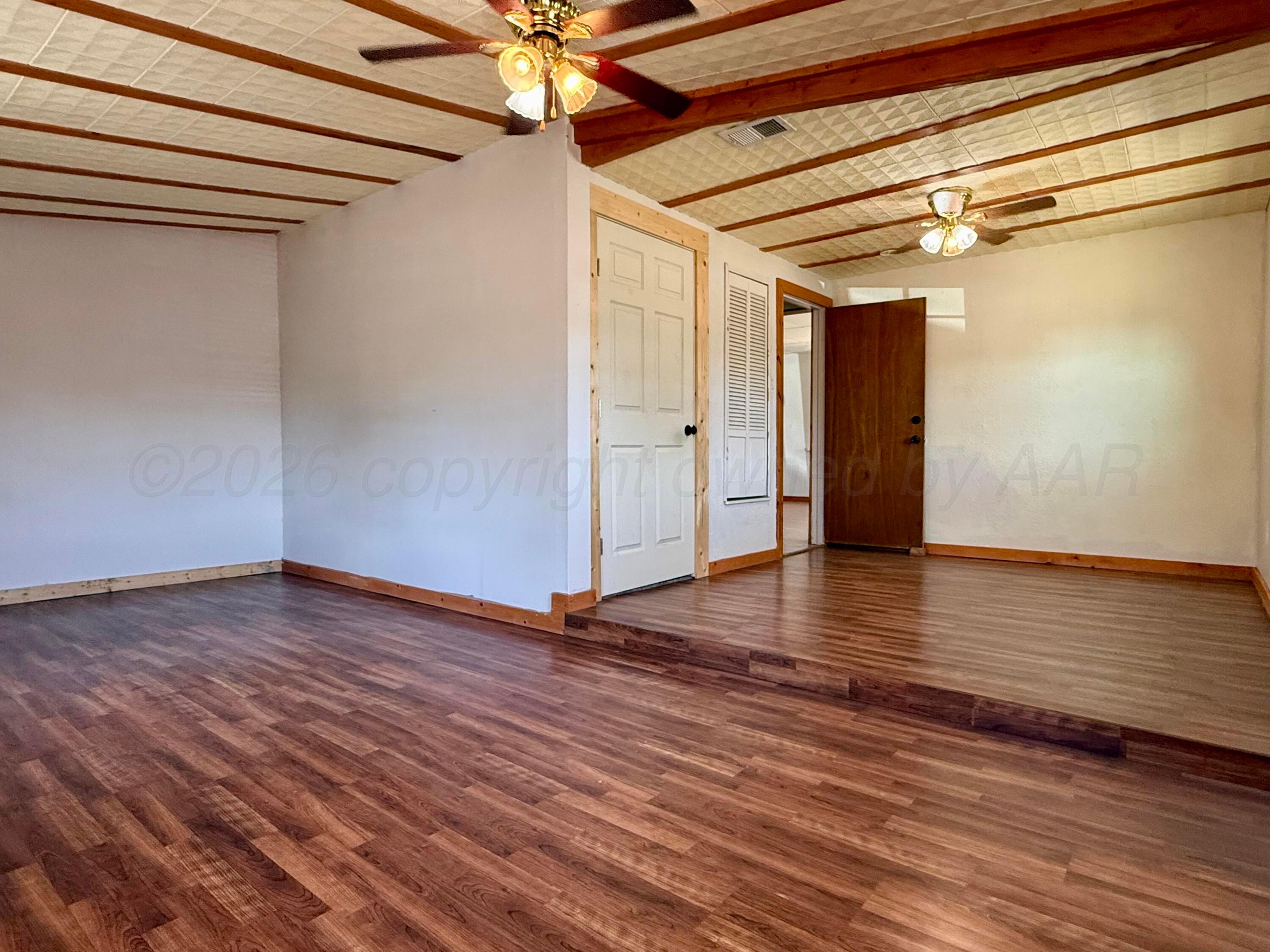 522 E Francis Avenue Property Photo 7