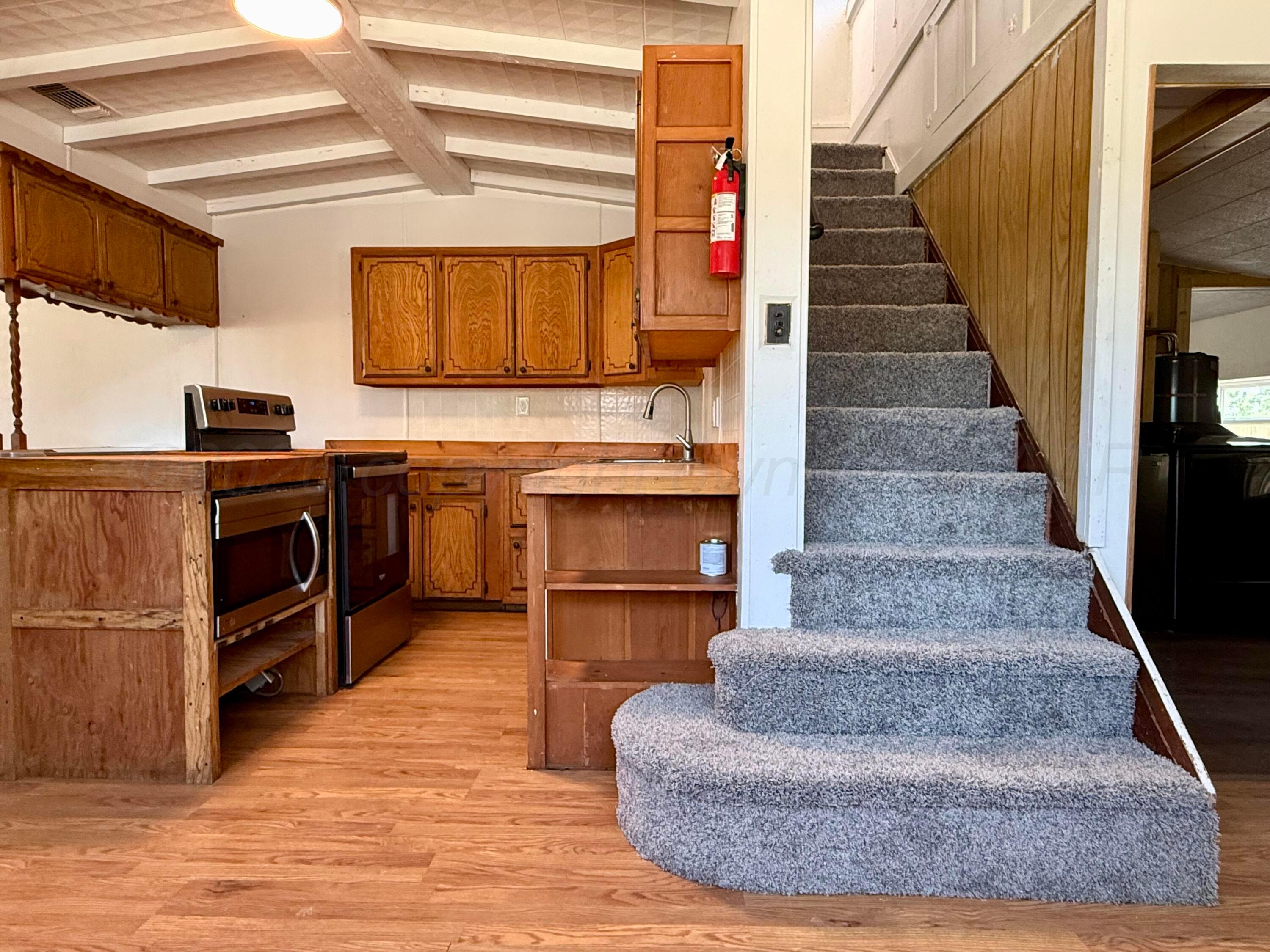522 E Francis Avenue Property Photo 11