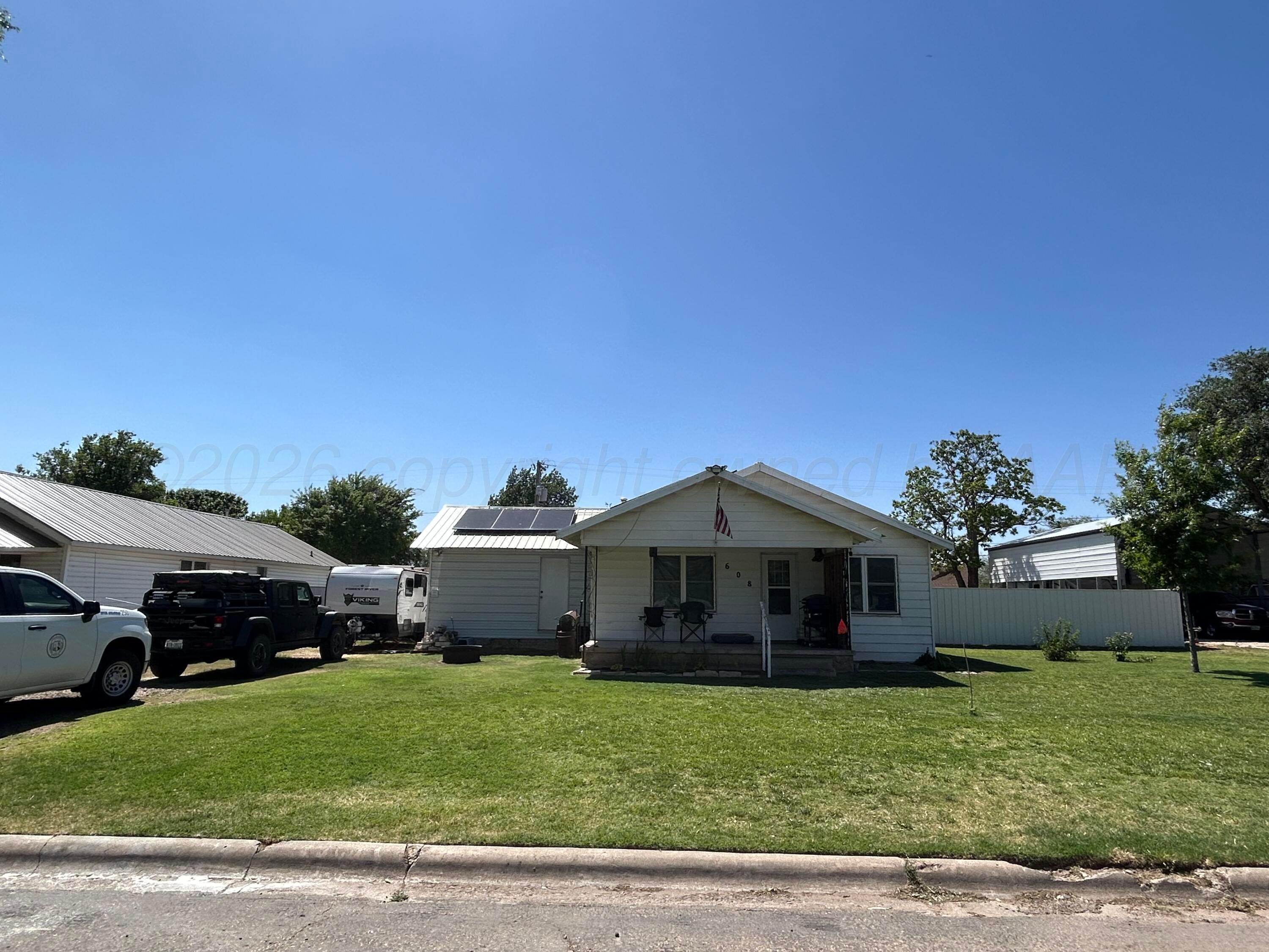 608 Richardson Avenue Property Photo 2