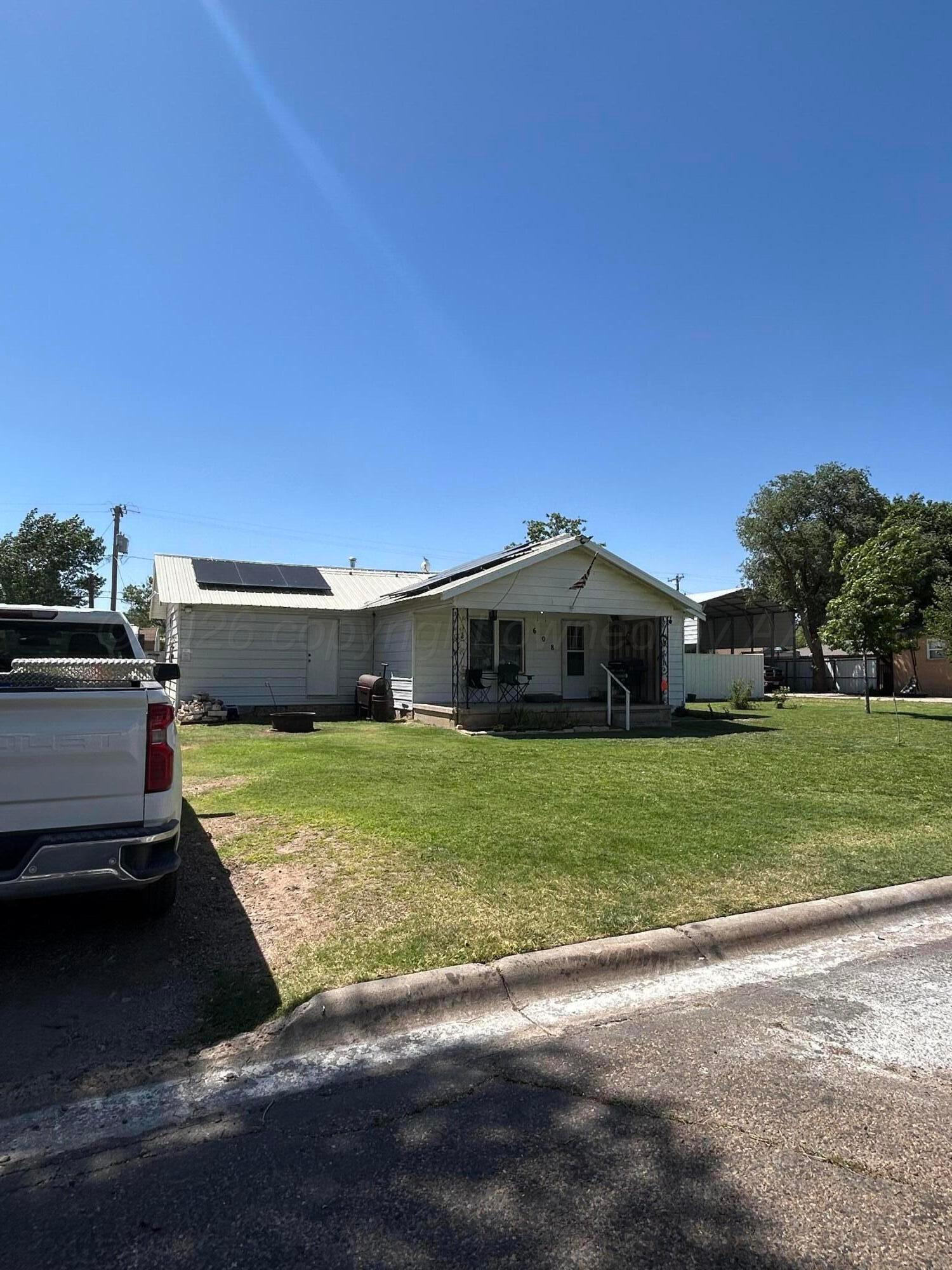 608 Richardson Avenue Property Photo 4