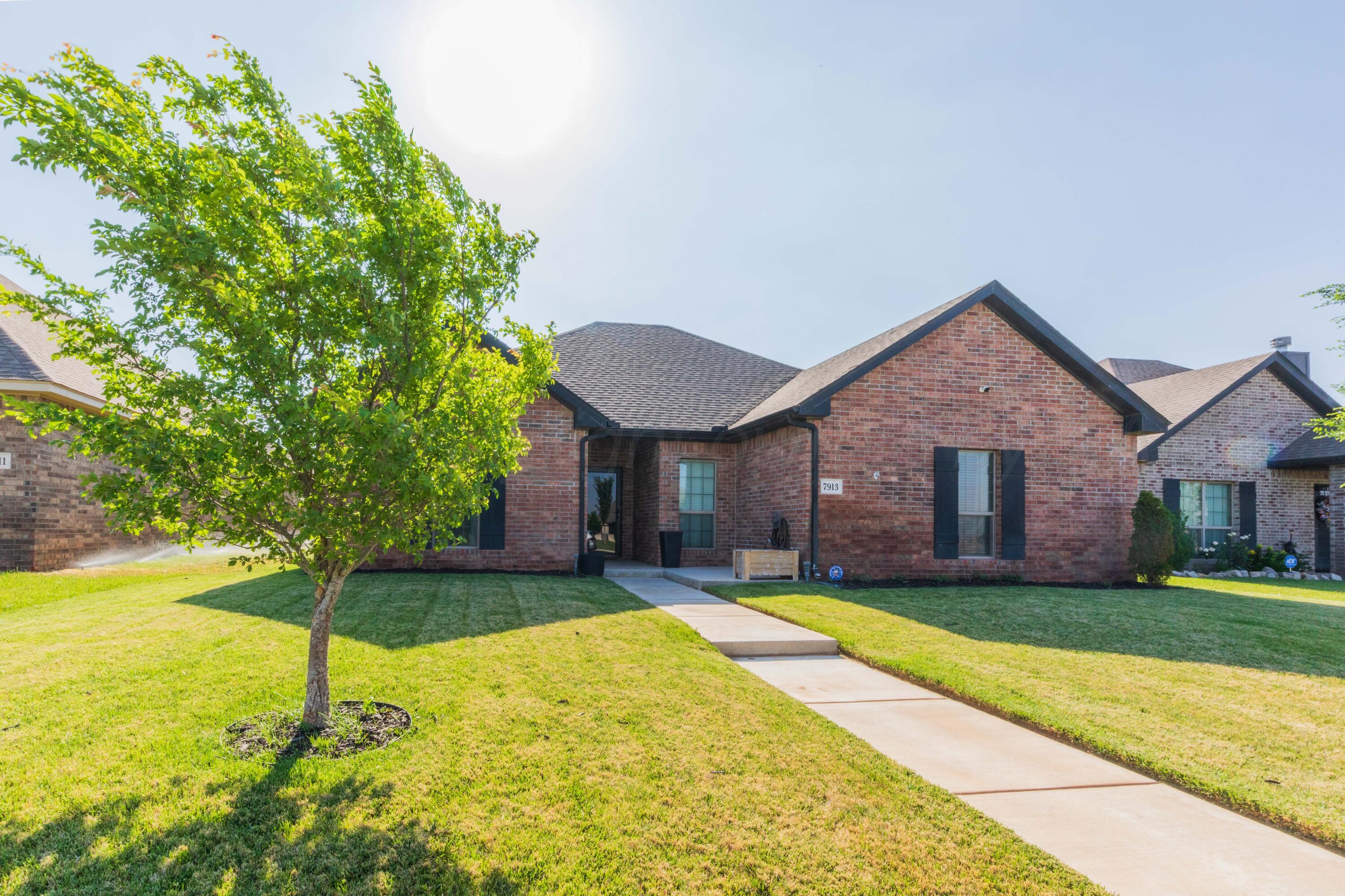 7913 TRADITION Parkway Property Photo 1