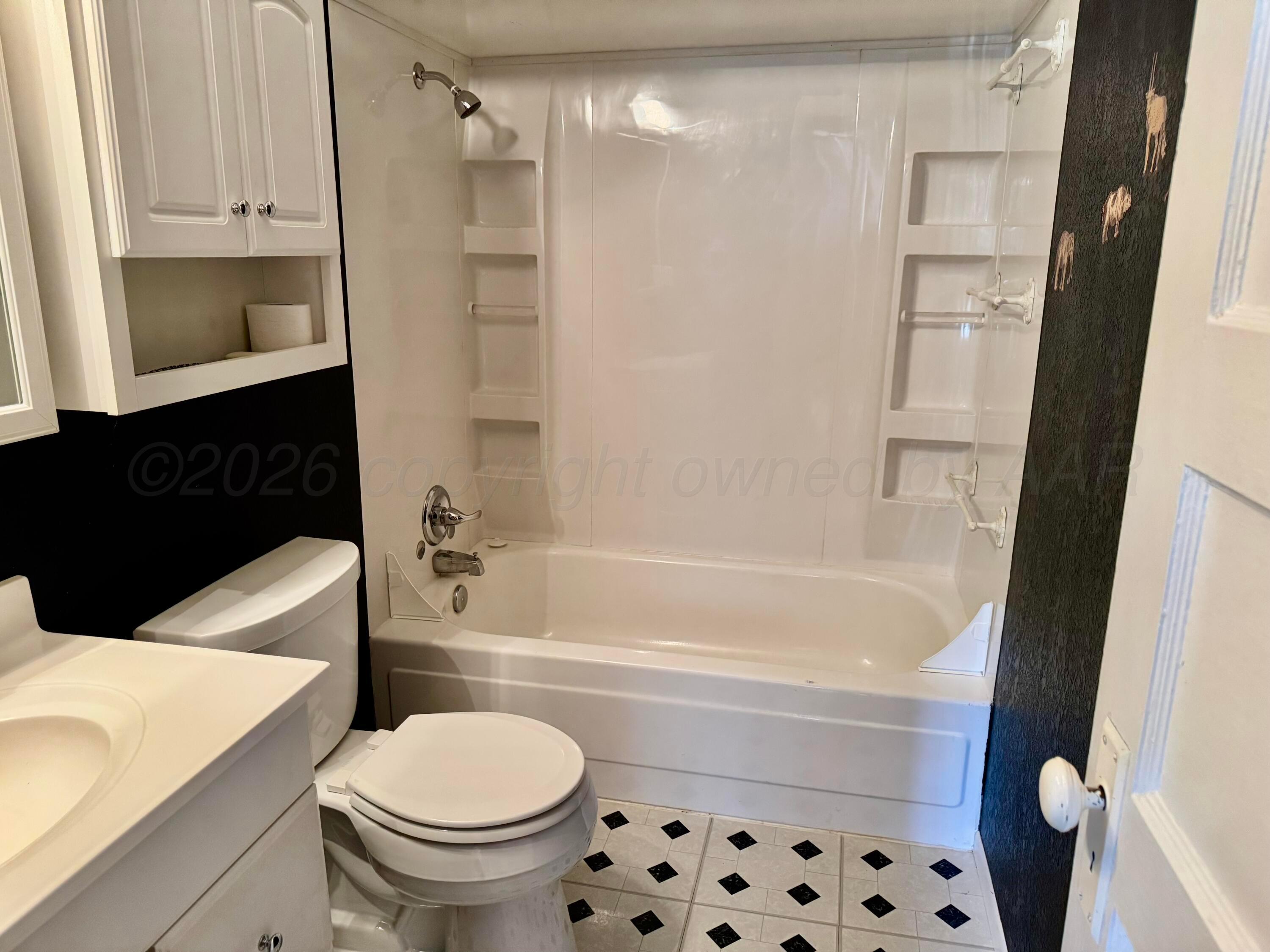 915 Ash Street Property Photo 12
