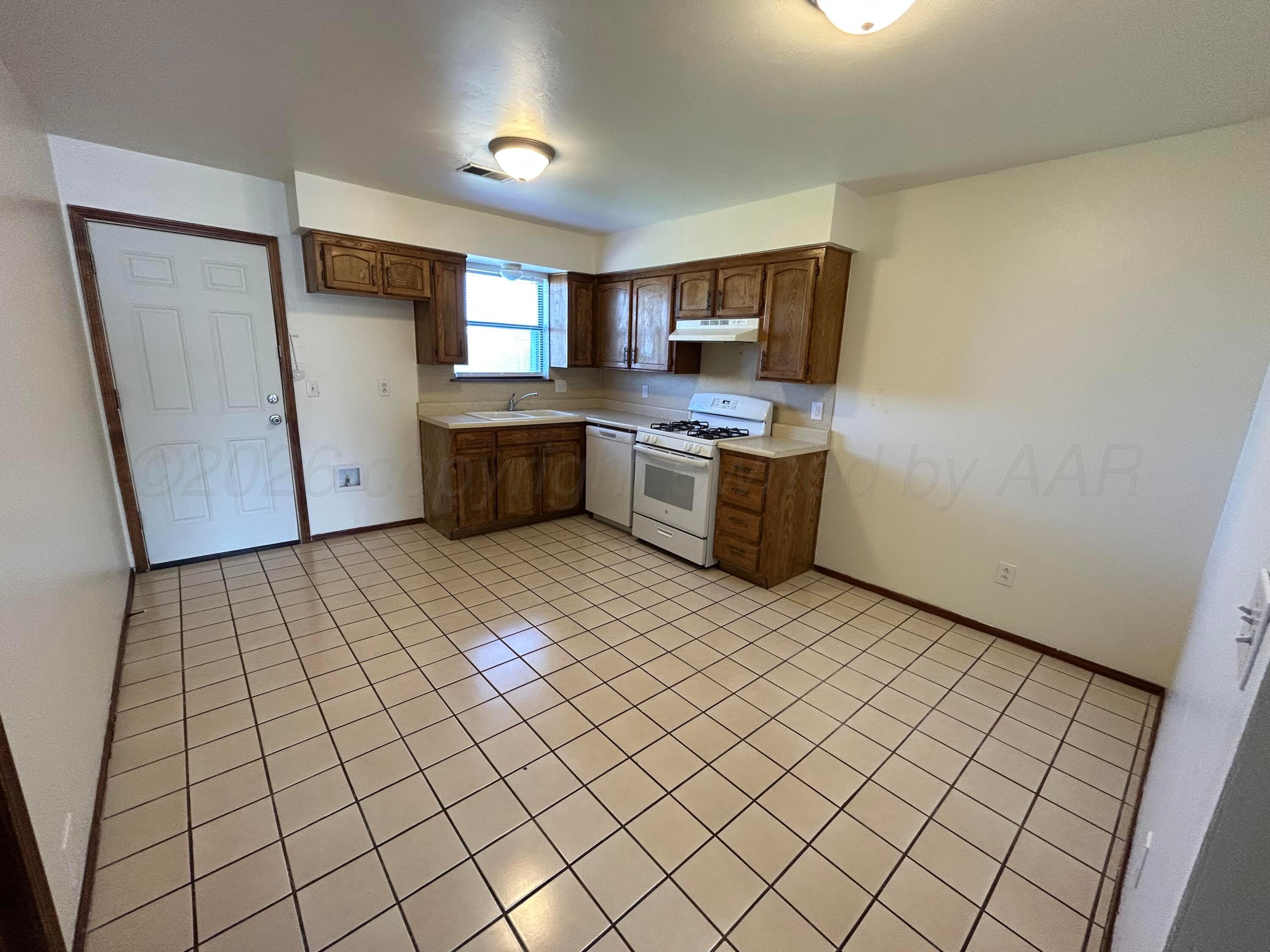 901 N Maryland Street Property Photo 7