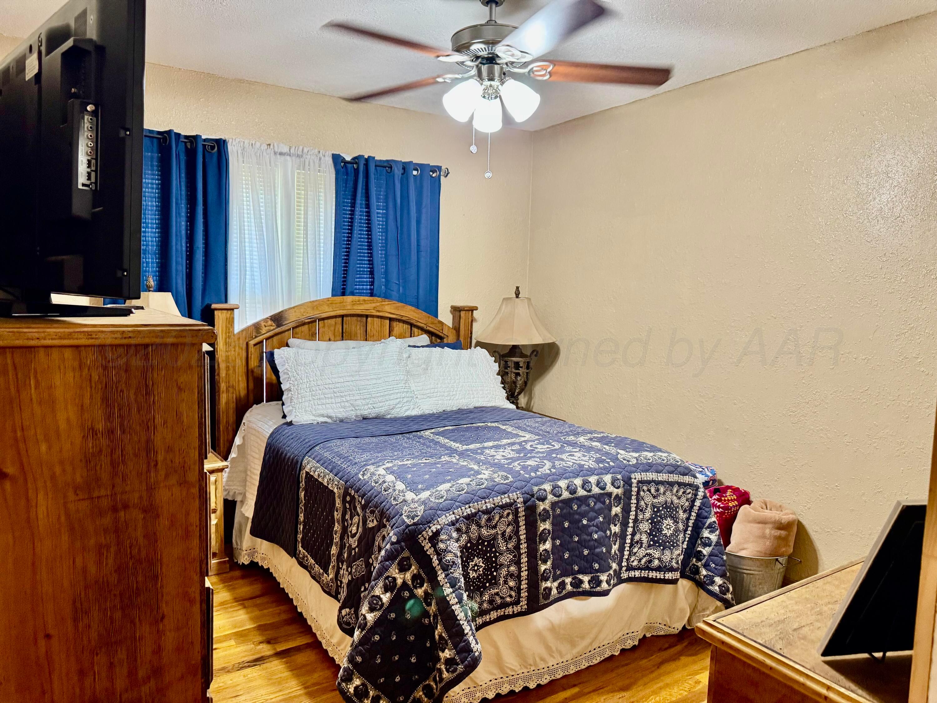 833 Conklin Street Property Photo 8
