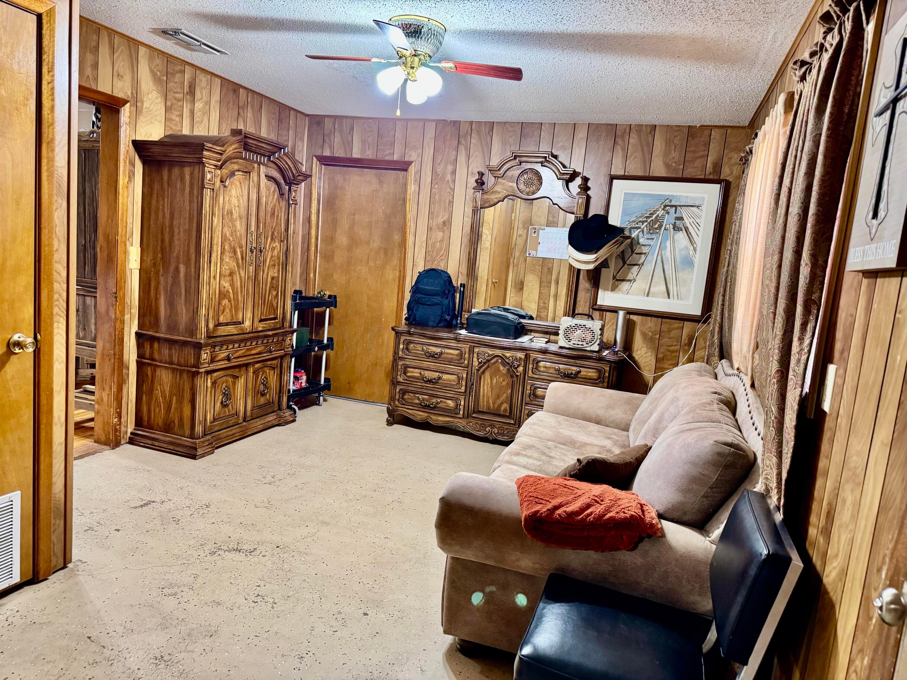 833 Conklin Street Property Photo 12