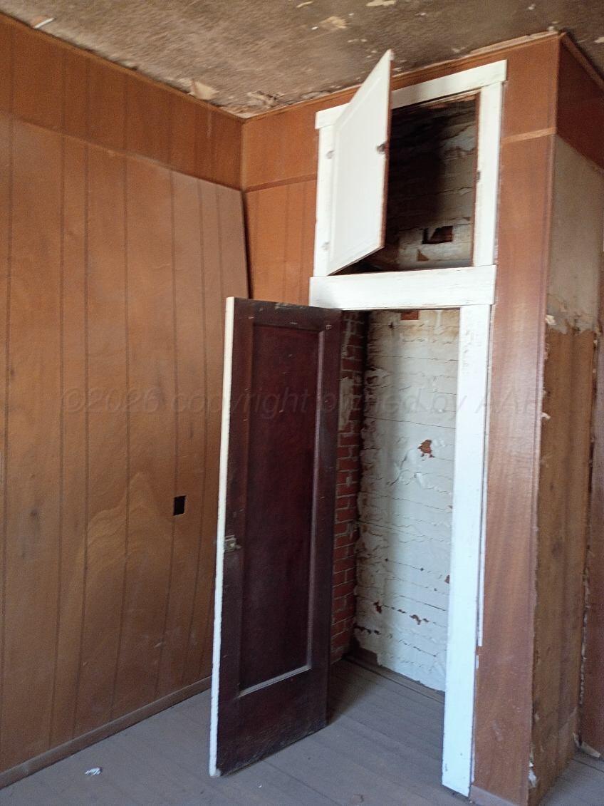 328 N Austin Avenue Property Photo 8