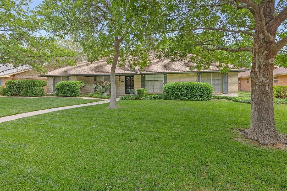 3911 Huntington Drive Property Photo 1