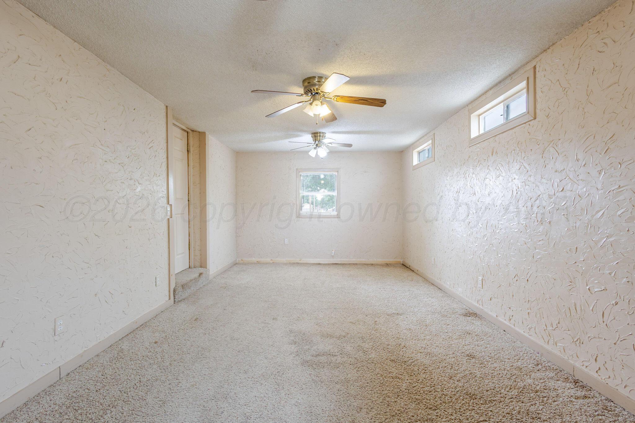 615 W Avenue J Property Photo 4