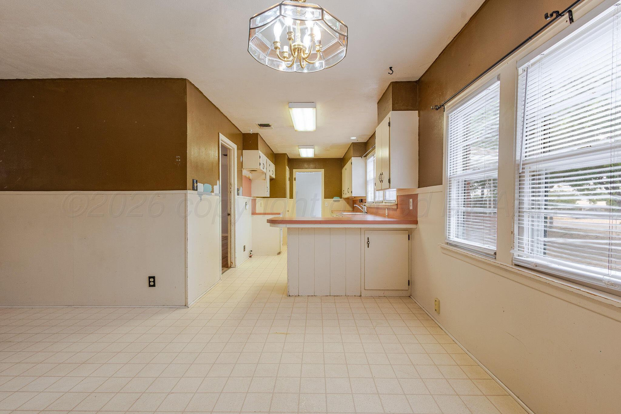 615 W Avenue J Property Photo 10