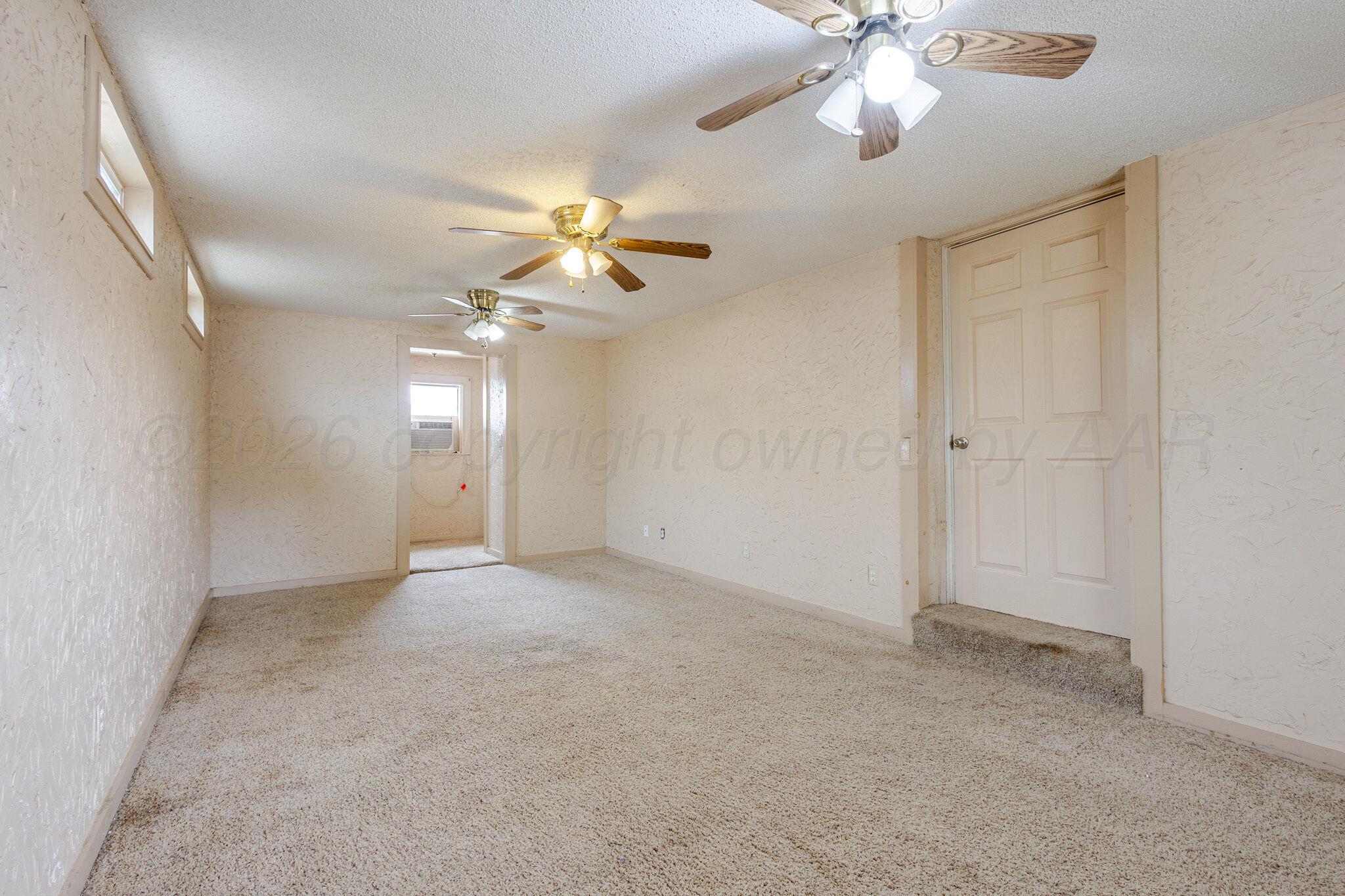 615 W Avenue J Property Photo 16