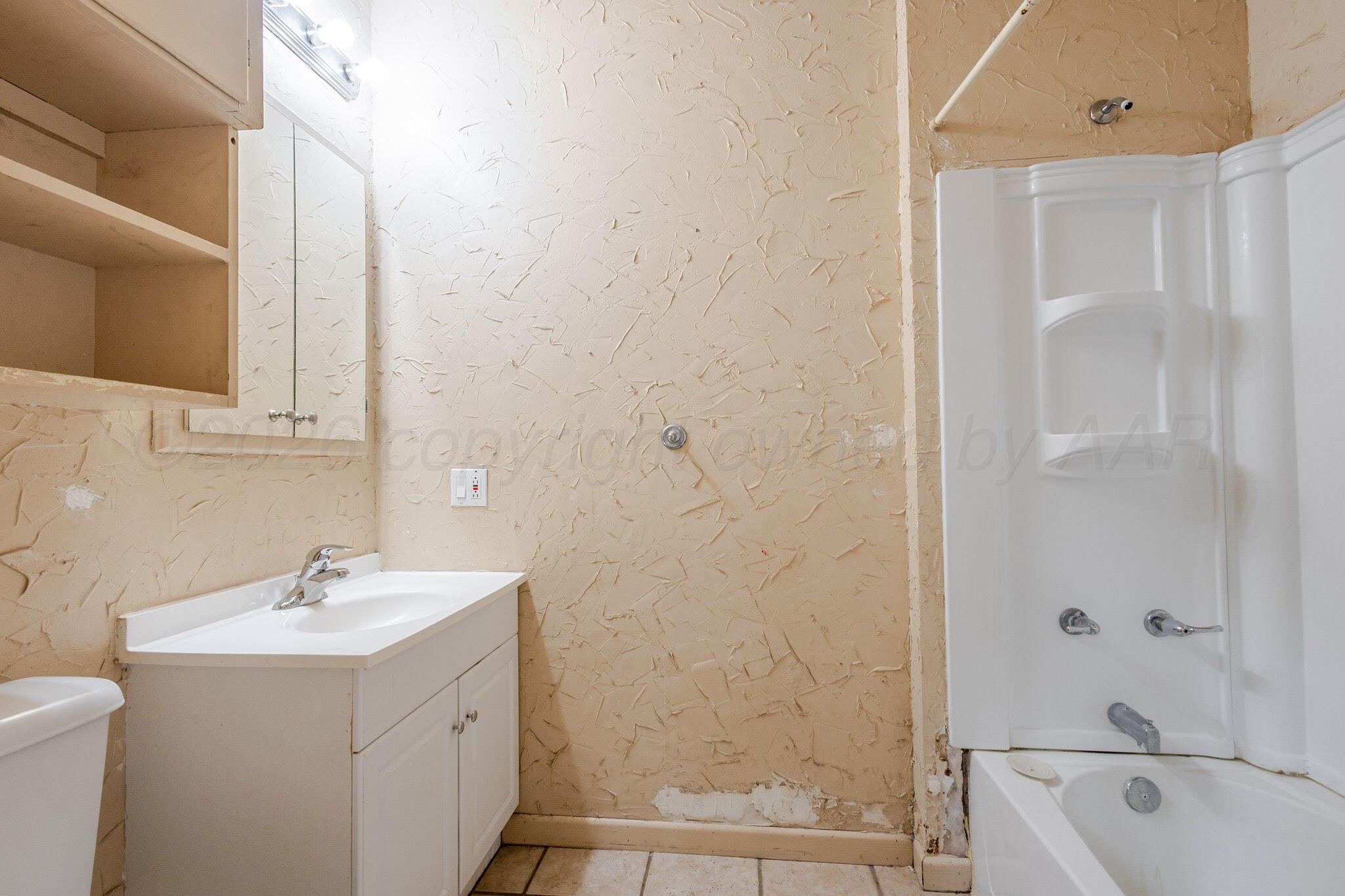 615 W Avenue J Property Photo 20