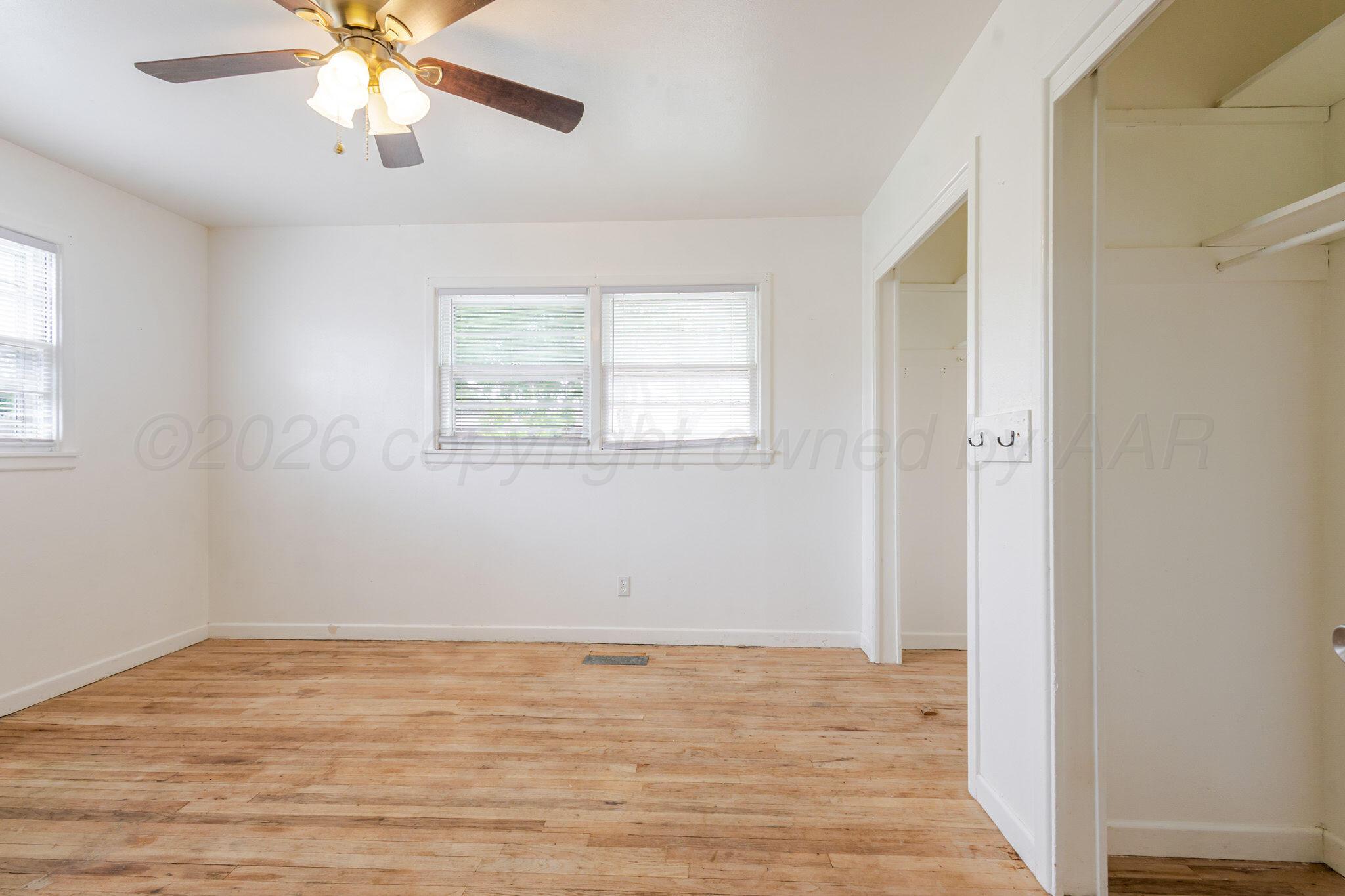 615 W Avenue J Property Photo 26