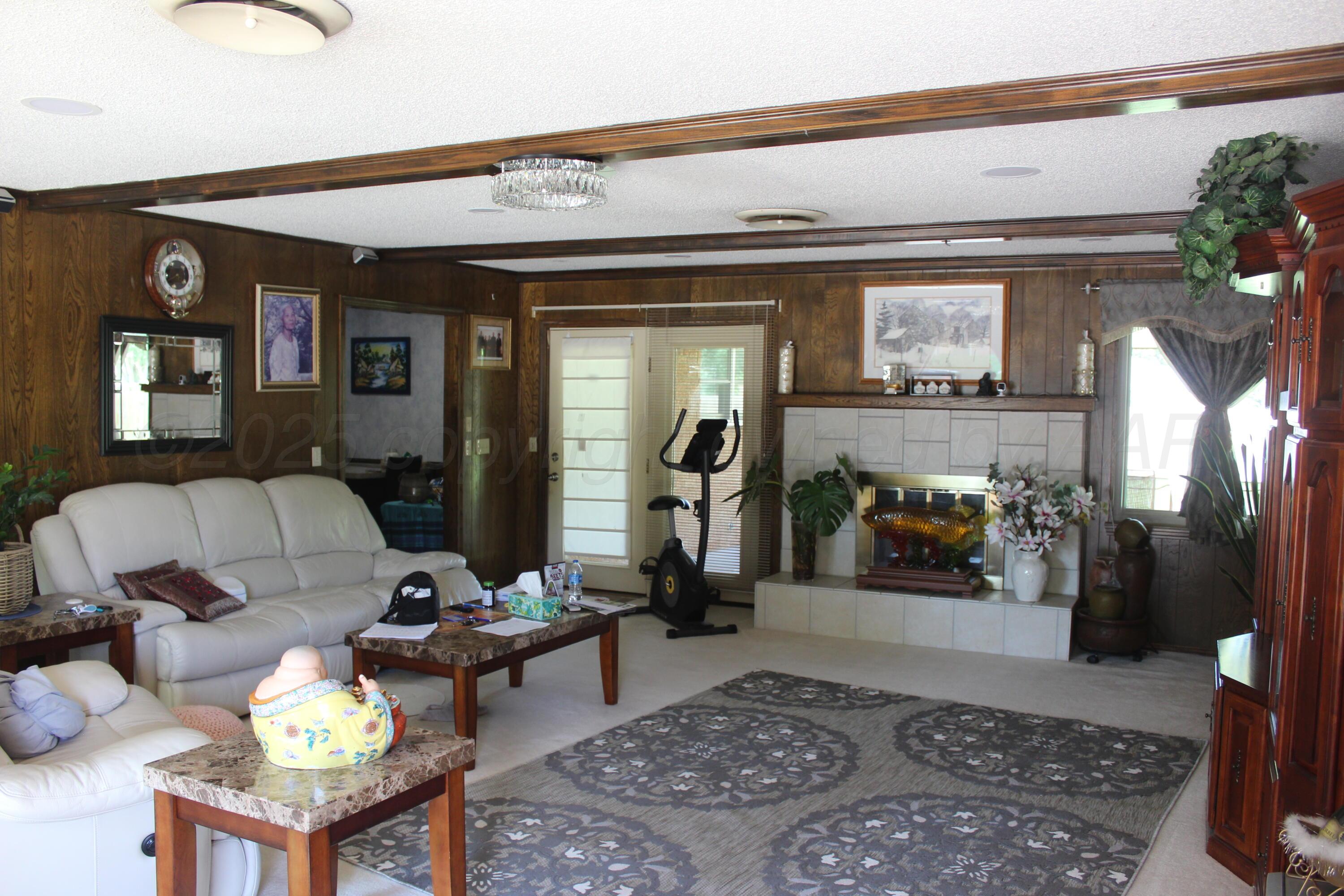 344 Douglas Street Property Photo 2