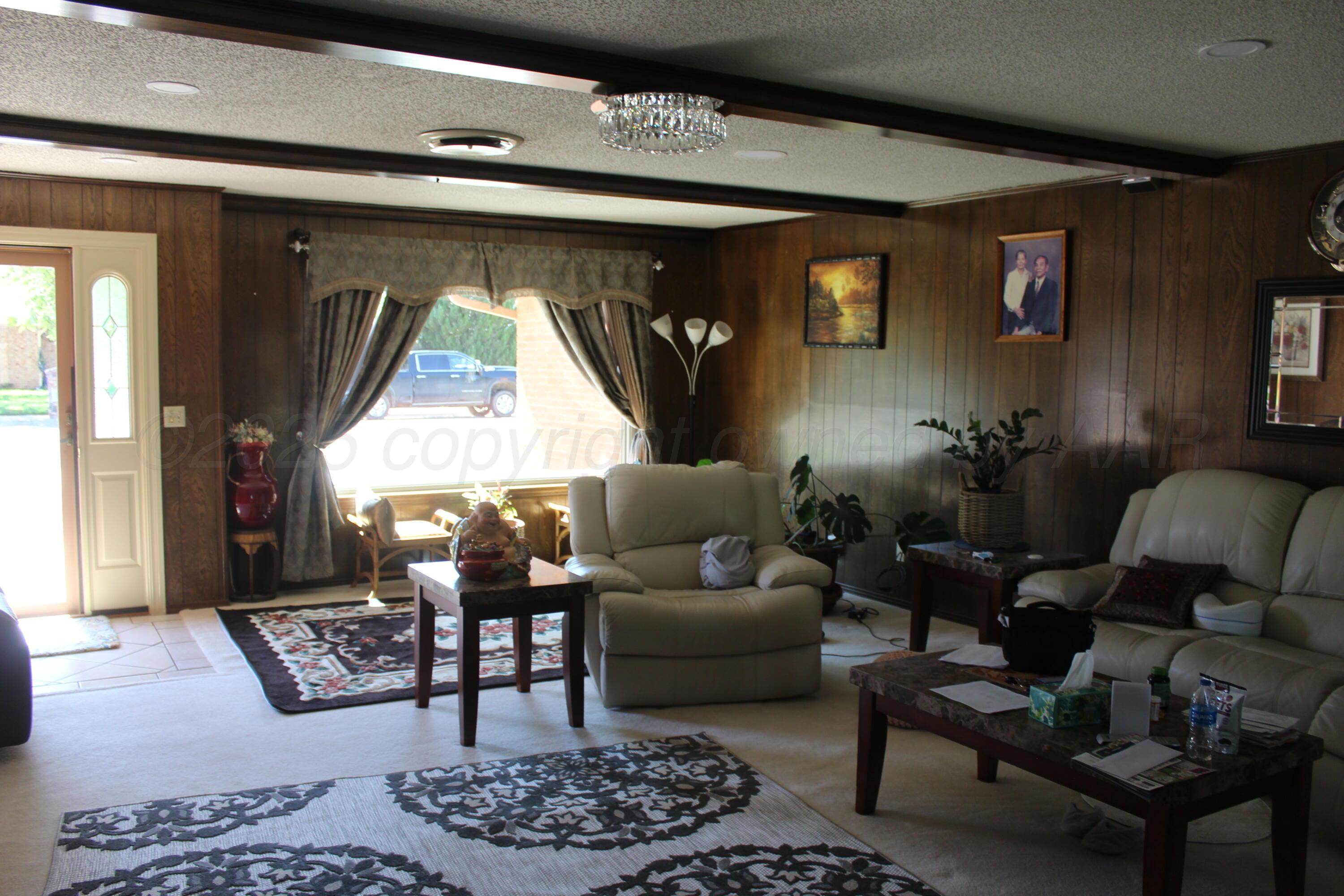344 Douglas Street Property Photo 3