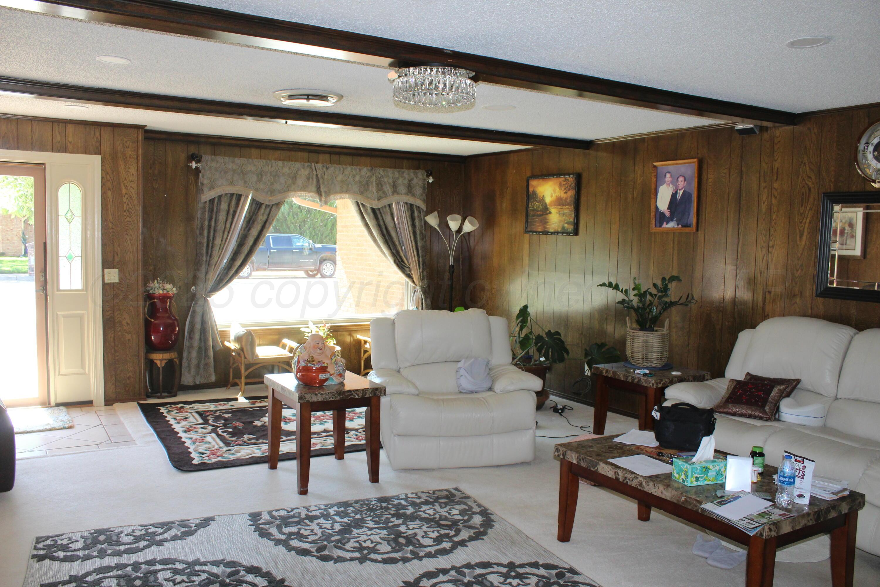 344 Douglas Street Property Photo 4