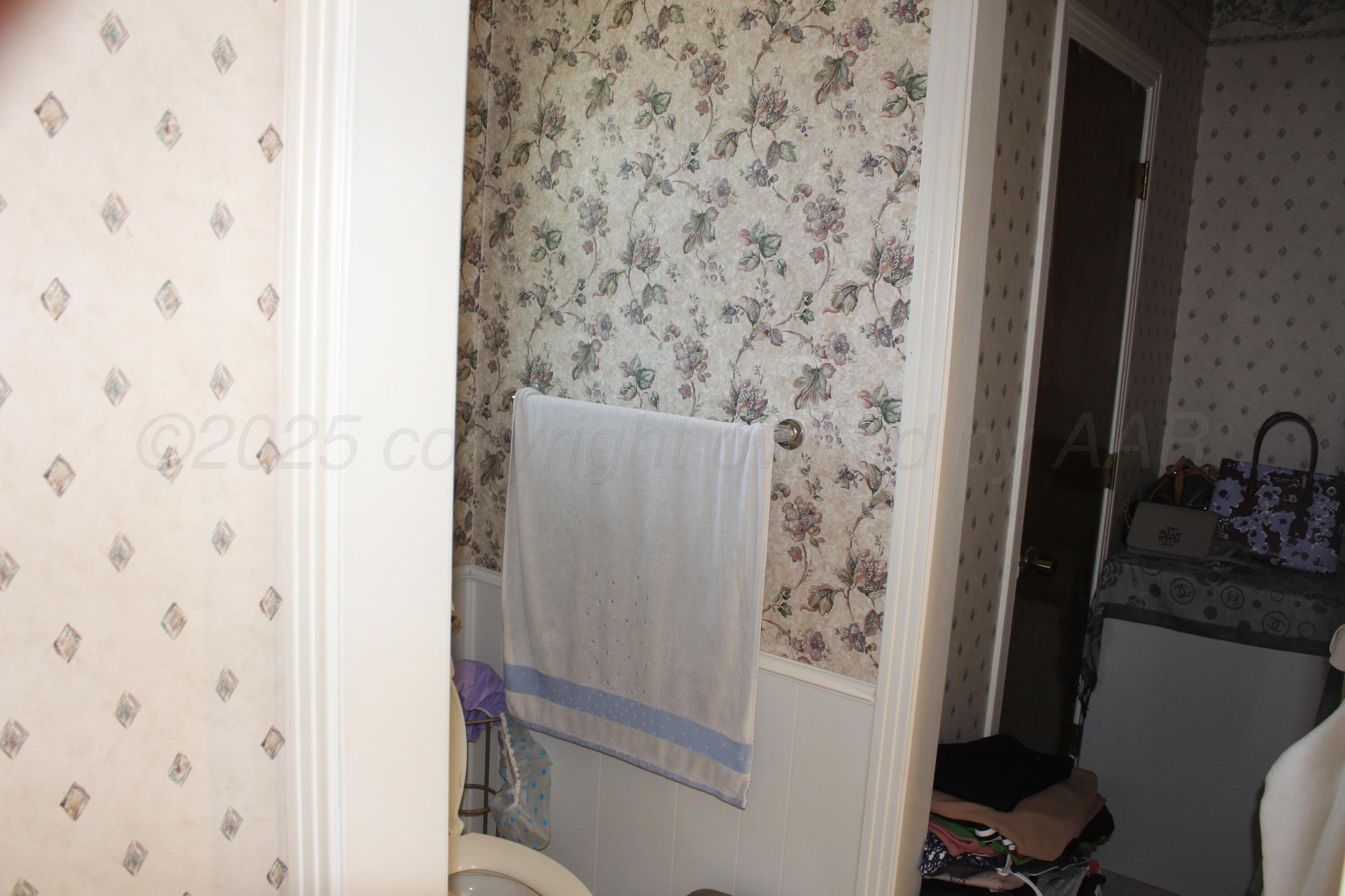 344 Douglas Street Property Photo 9