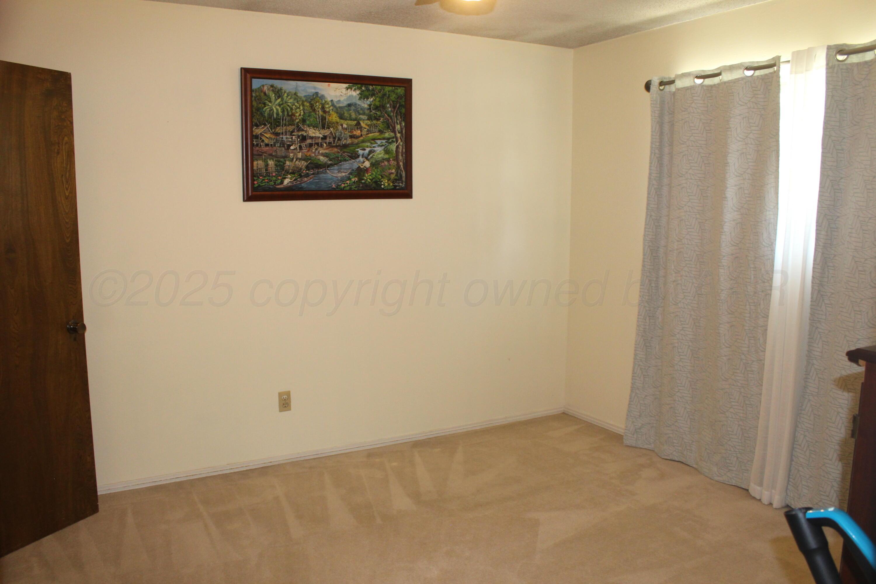 344 Douglas Street Property Photo 12