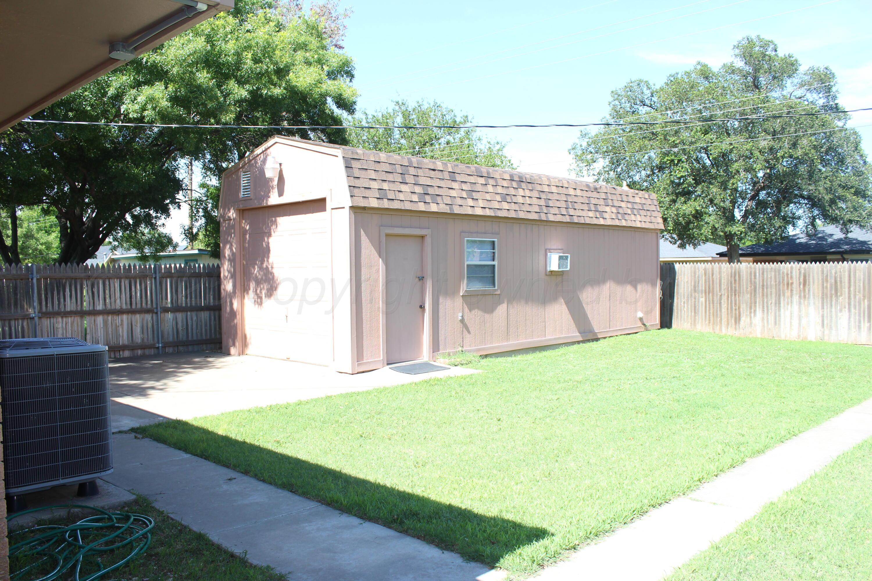 344 Douglas Street Property Photo 14