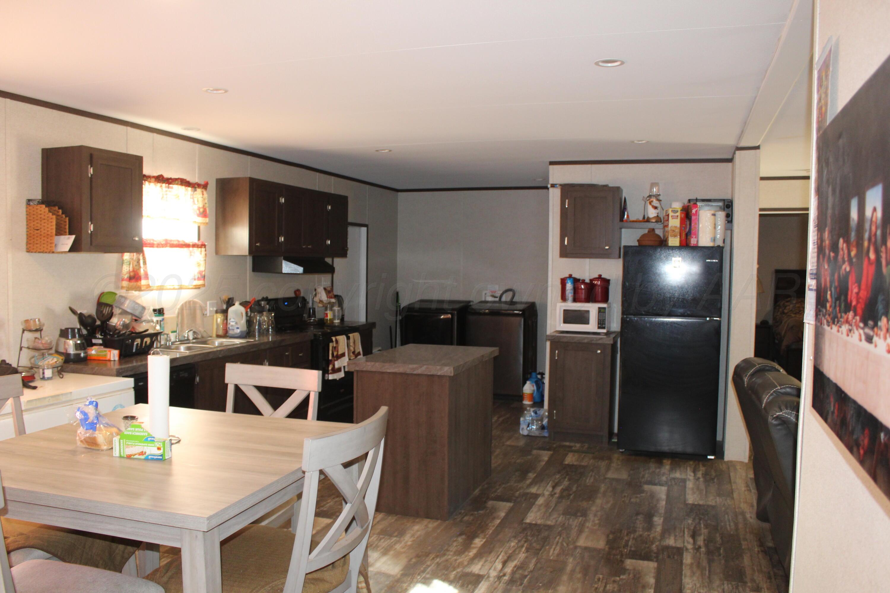 1612 18th Property Photo 5
