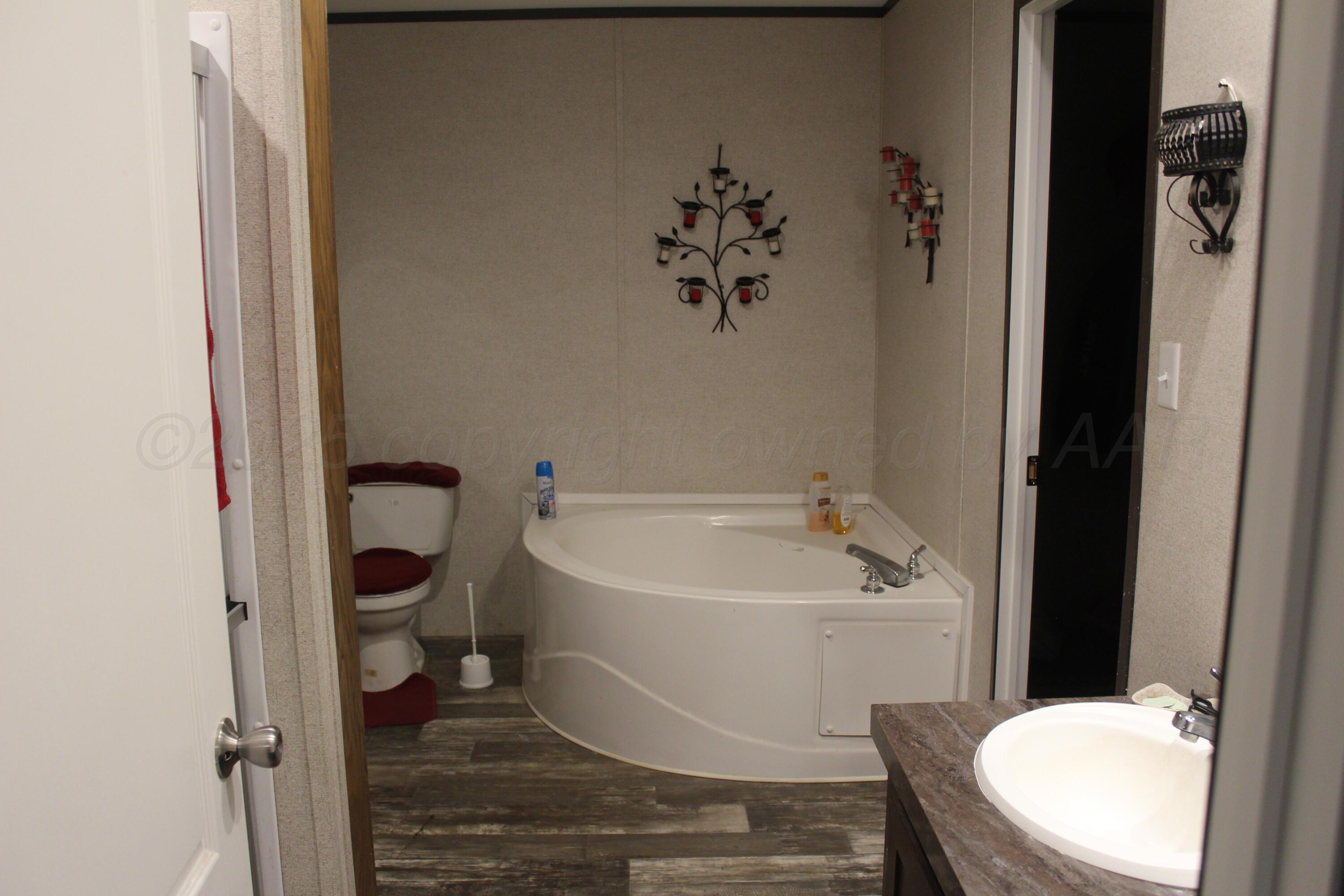 1612 18th Property Photo 7