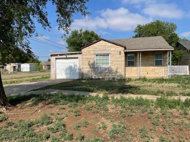 801 S Dallas Street Property Photo 1