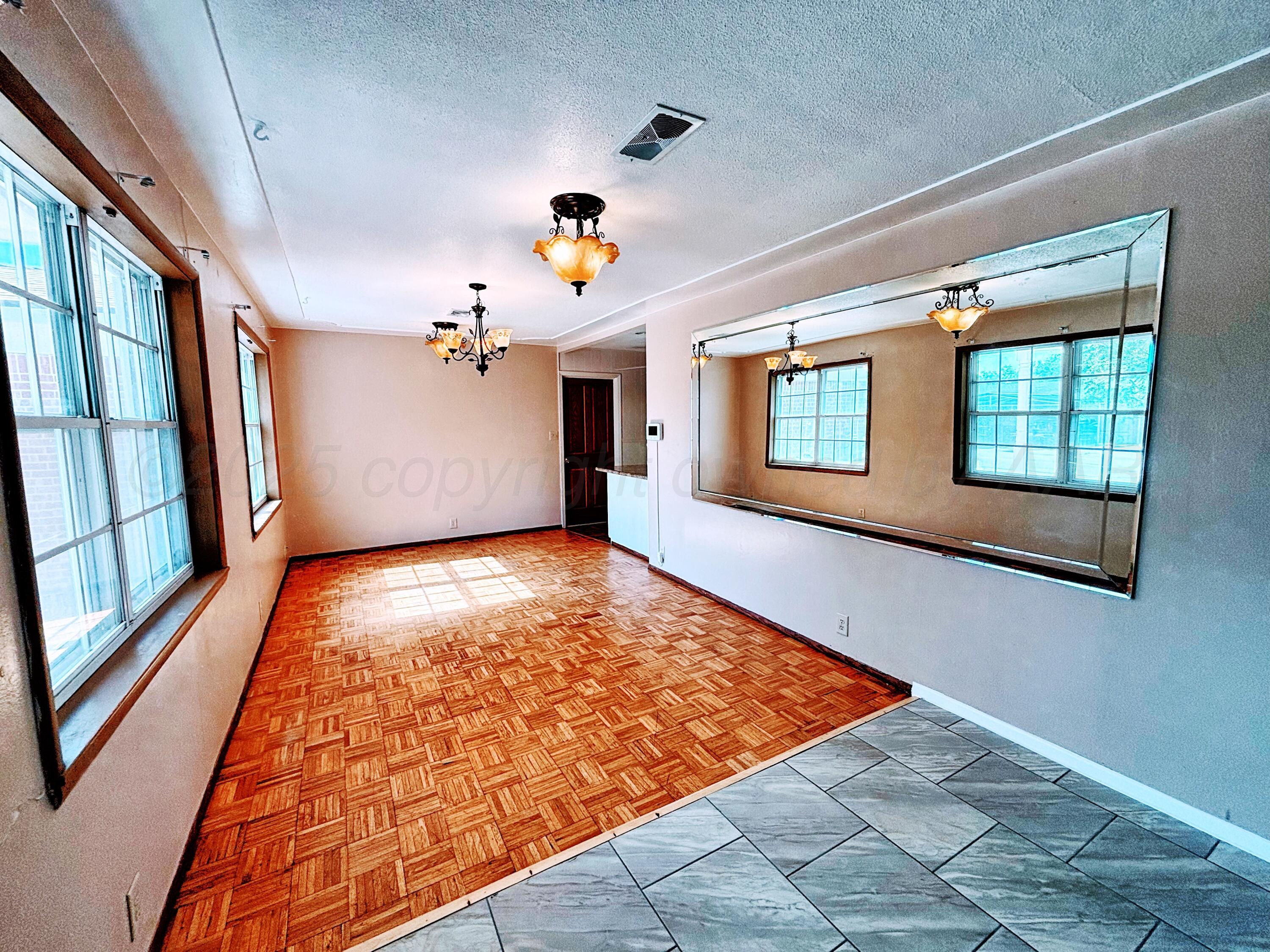 1510 S Indiana Street Property Photo 4