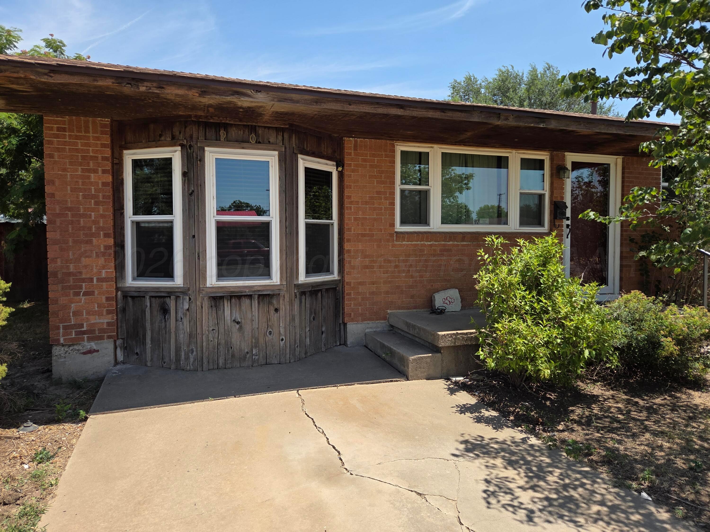 1909 Grinnell Drive Property Photo 2