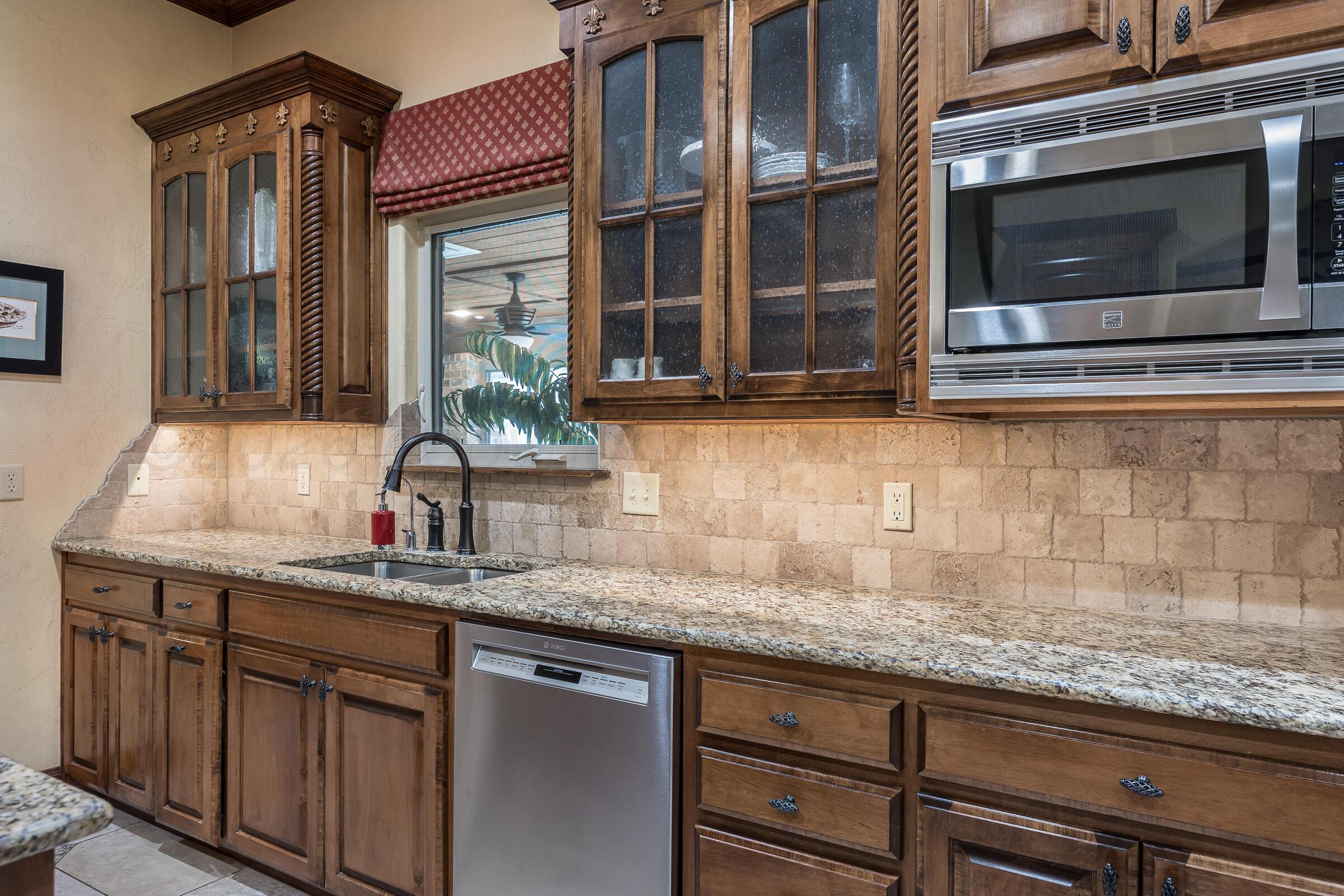 7813 Greenbriar Drive Property Photo 13