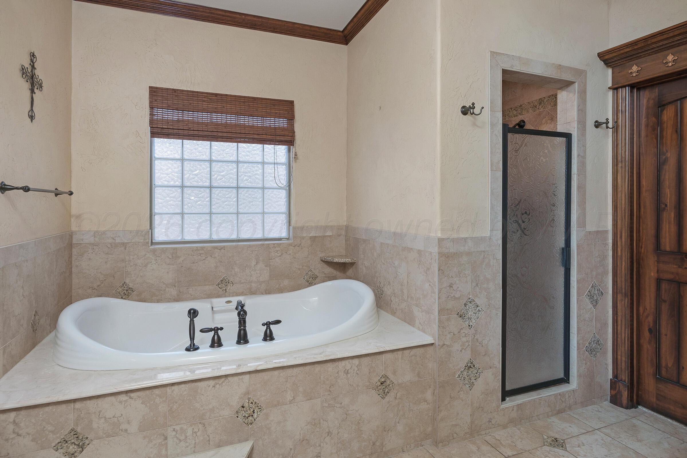 7813 Greenbriar Drive Property Photo 25