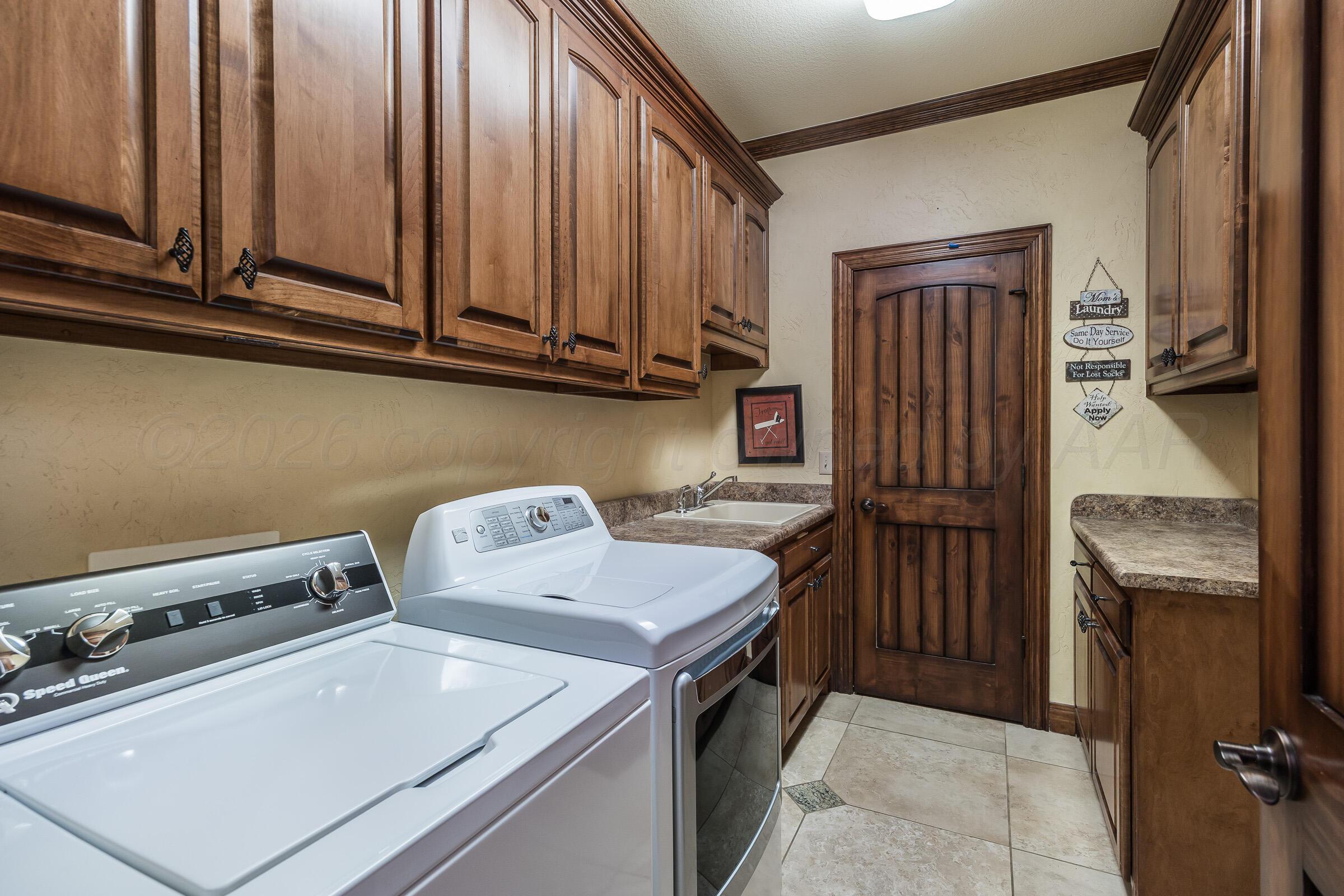 7813 Greenbriar Drive Property Photo 39