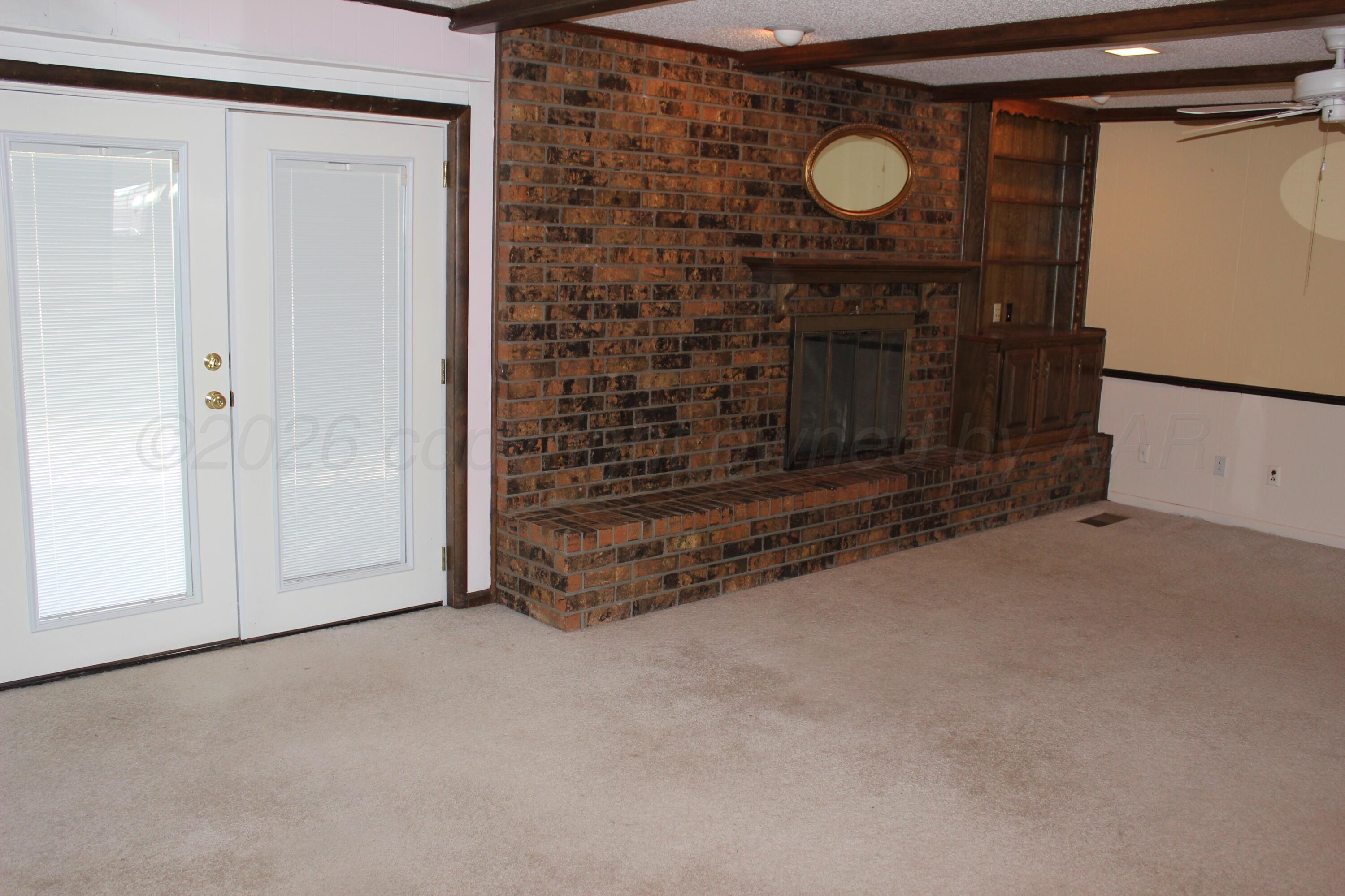 344 N Elm Street Property Photo 7