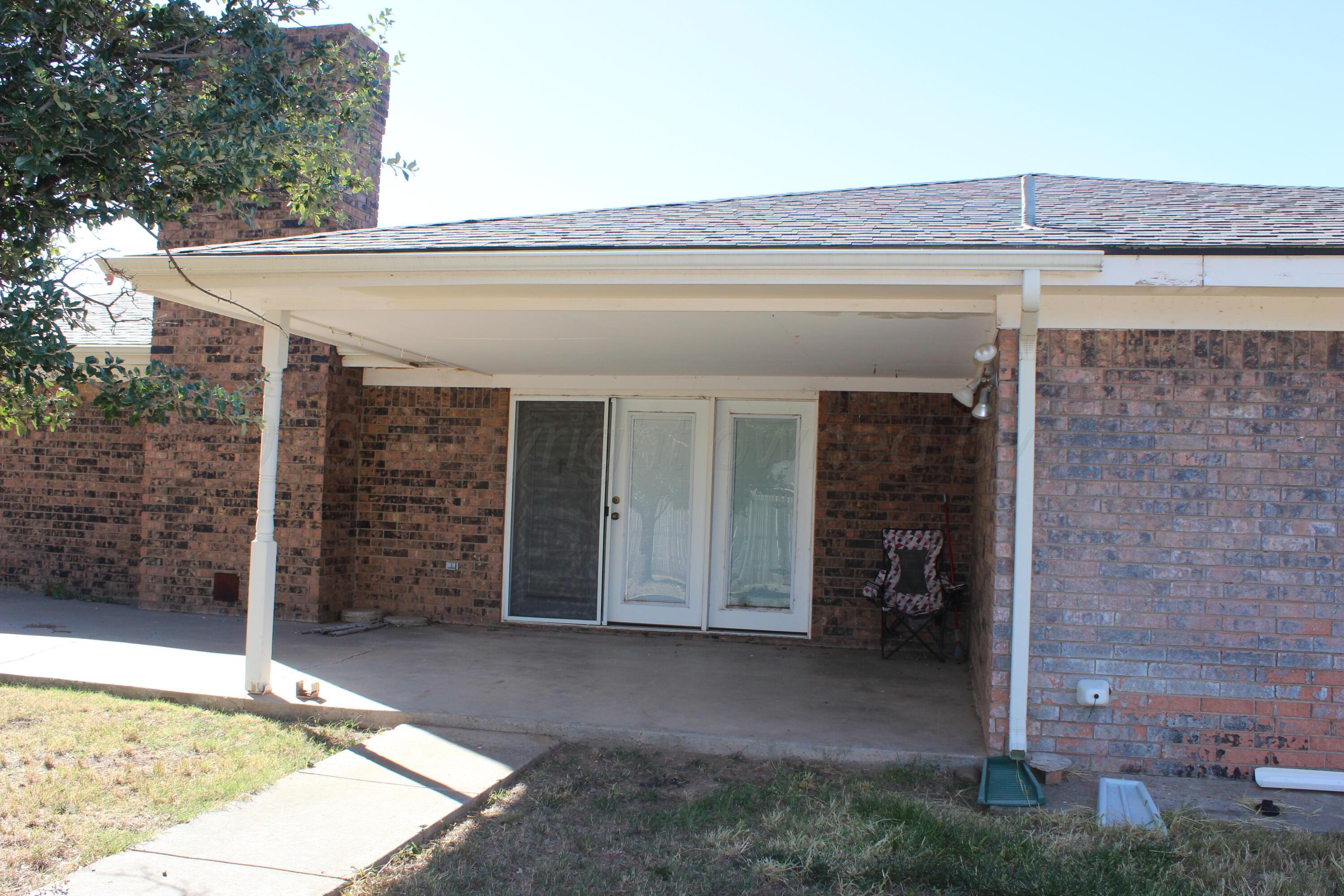 344 N Elm Street Property Photo 8