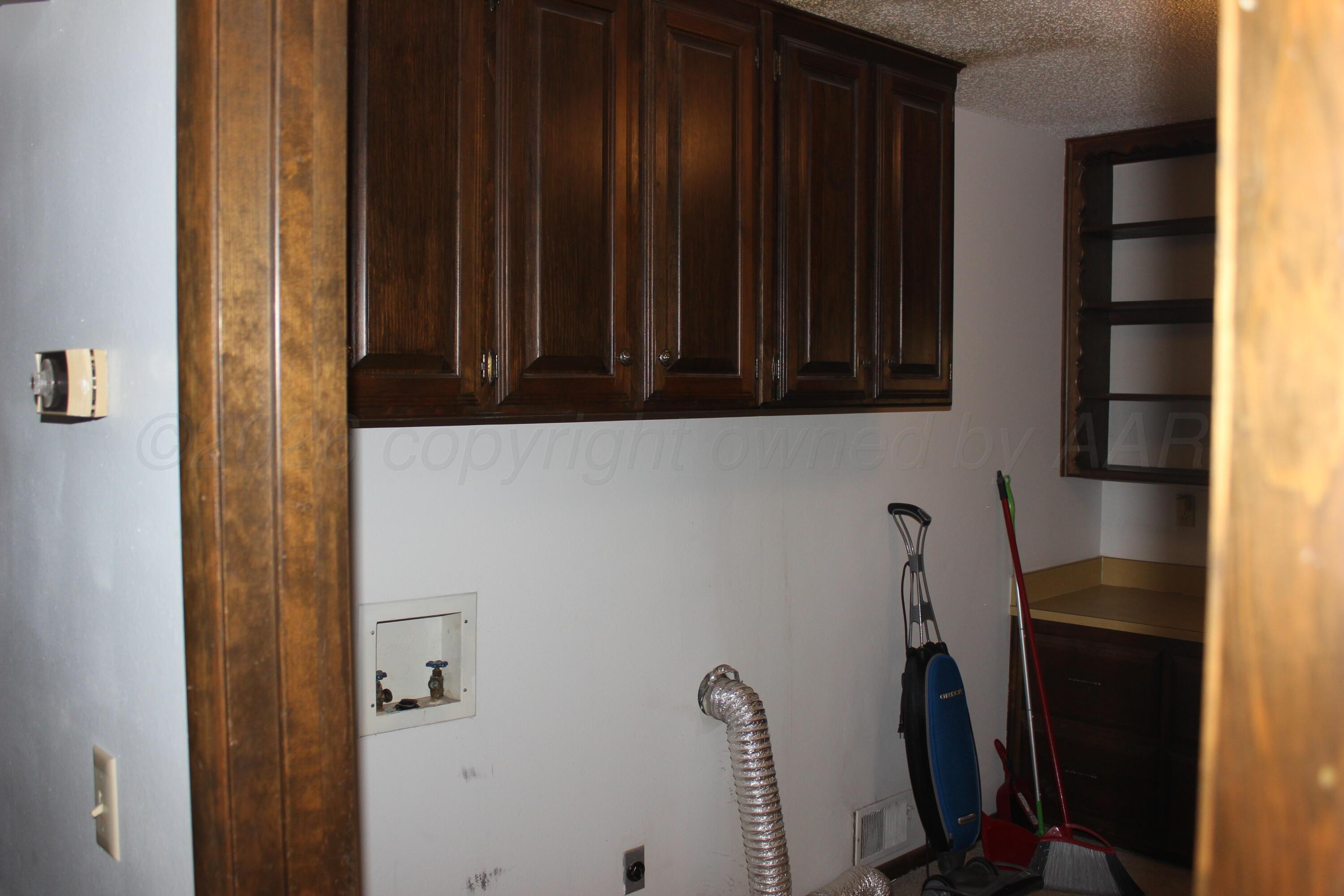 344 N Elm Street Property Photo 10