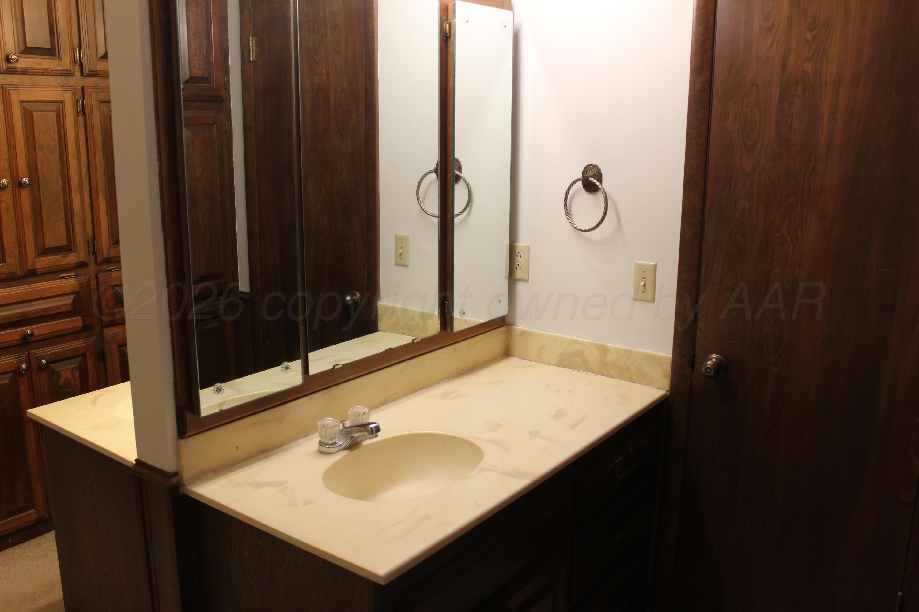 344 N Elm Street Property Photo 12