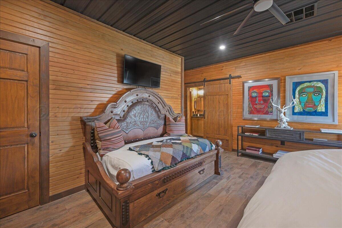 12621 Equestrian Trail Property Photo 18