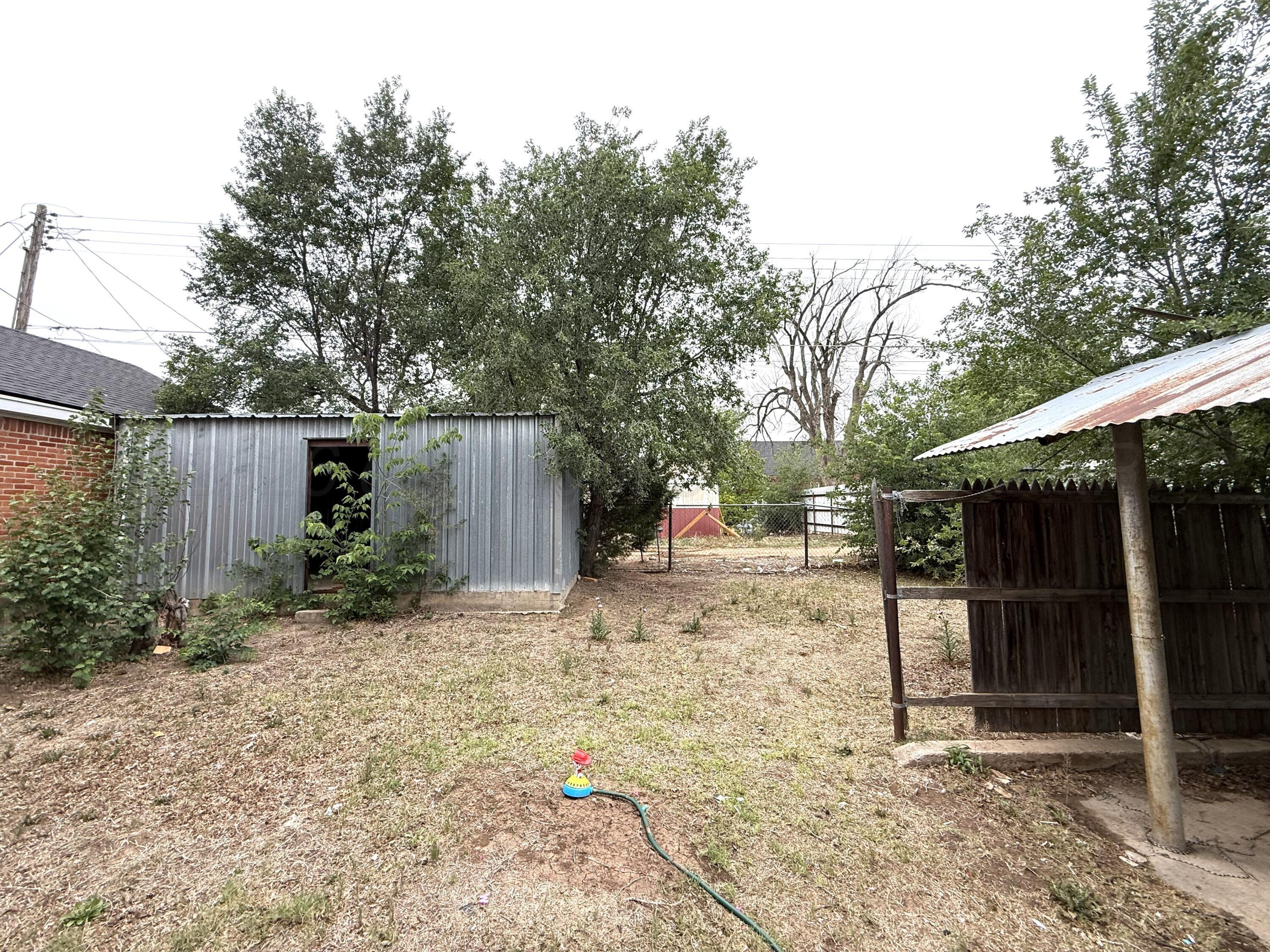 911 N Duncan Street Property Photo 13