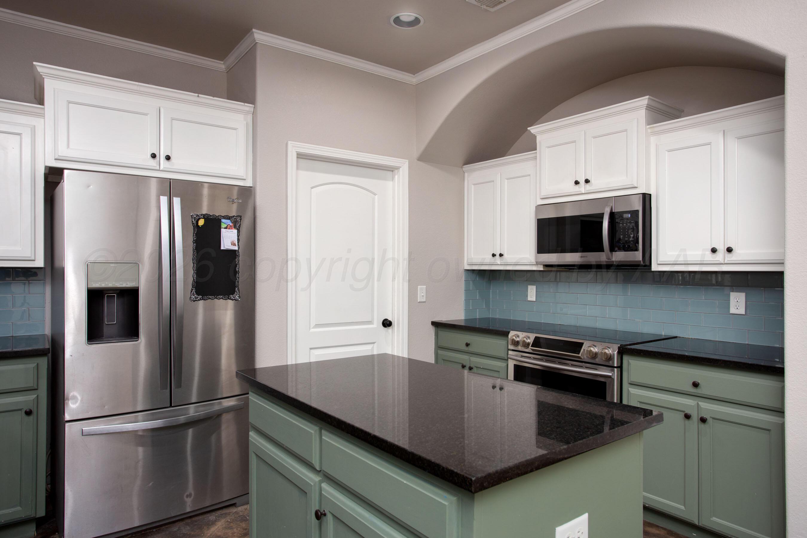 9605 Asher Avenue Property Photo 6