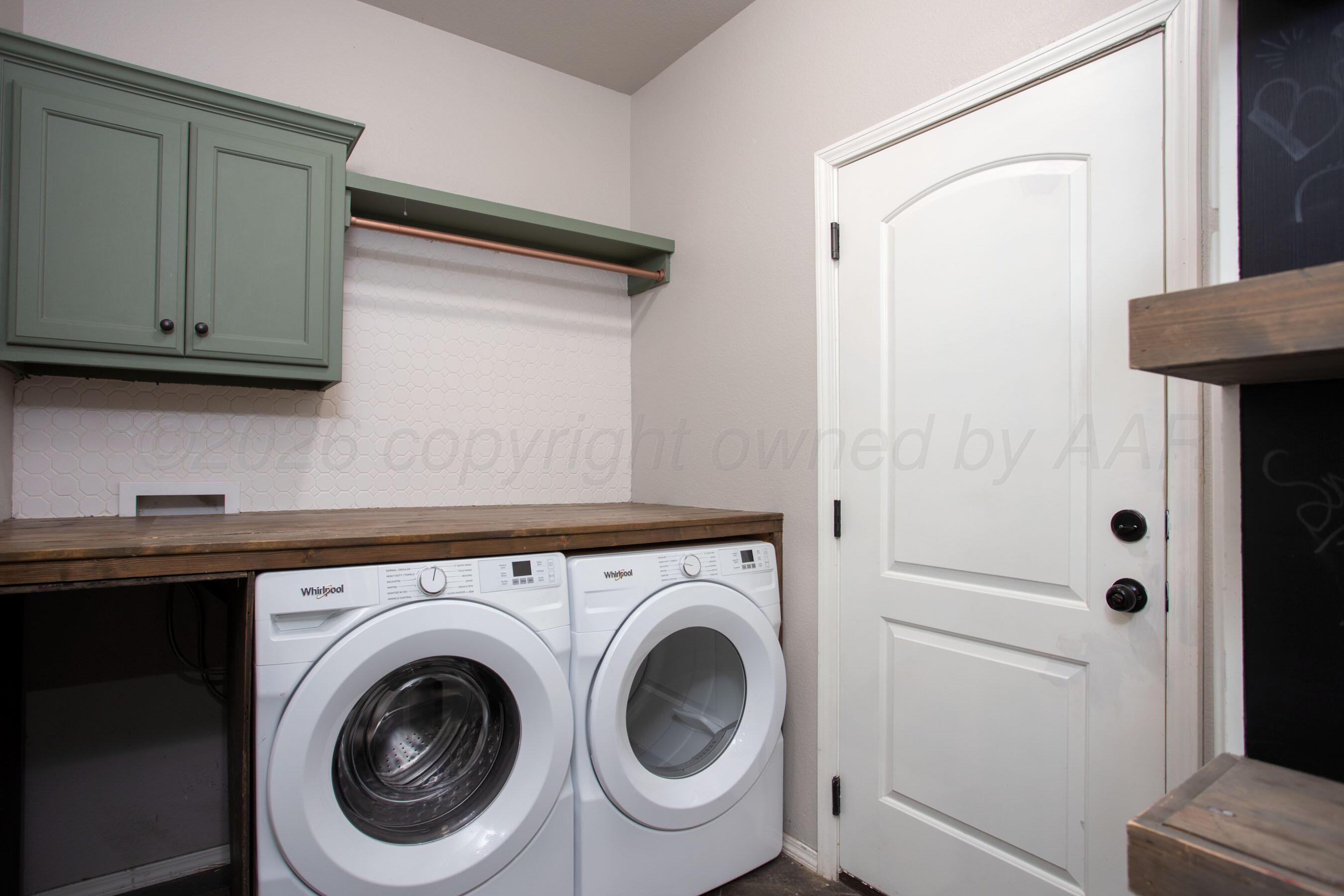 9605 Asher Avenue Property Photo 21