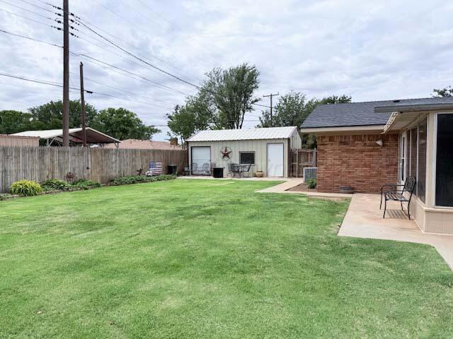 733 W Oak Street Property Photo 6