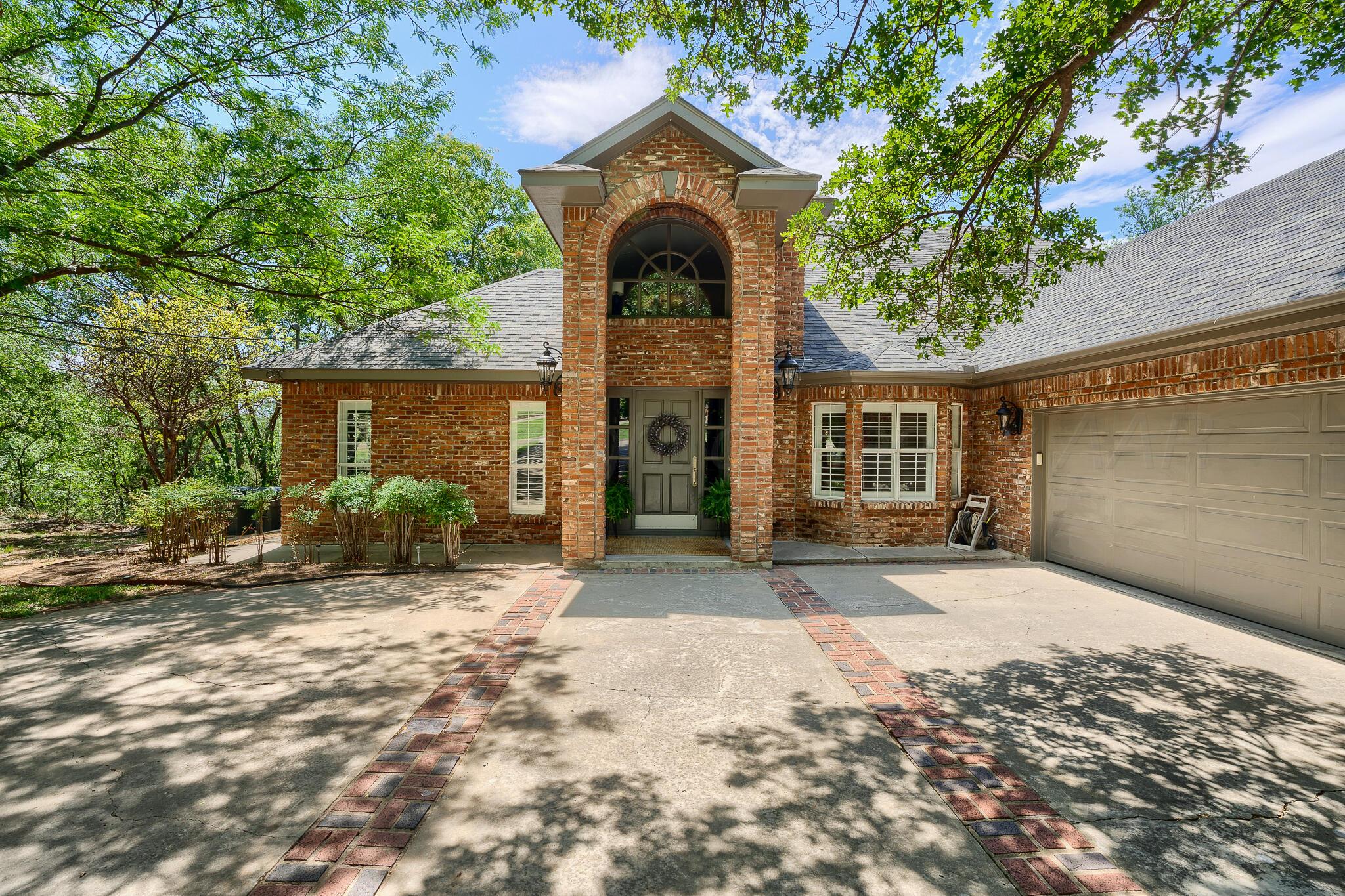 170 Dolphin Terrace Property Photo 3