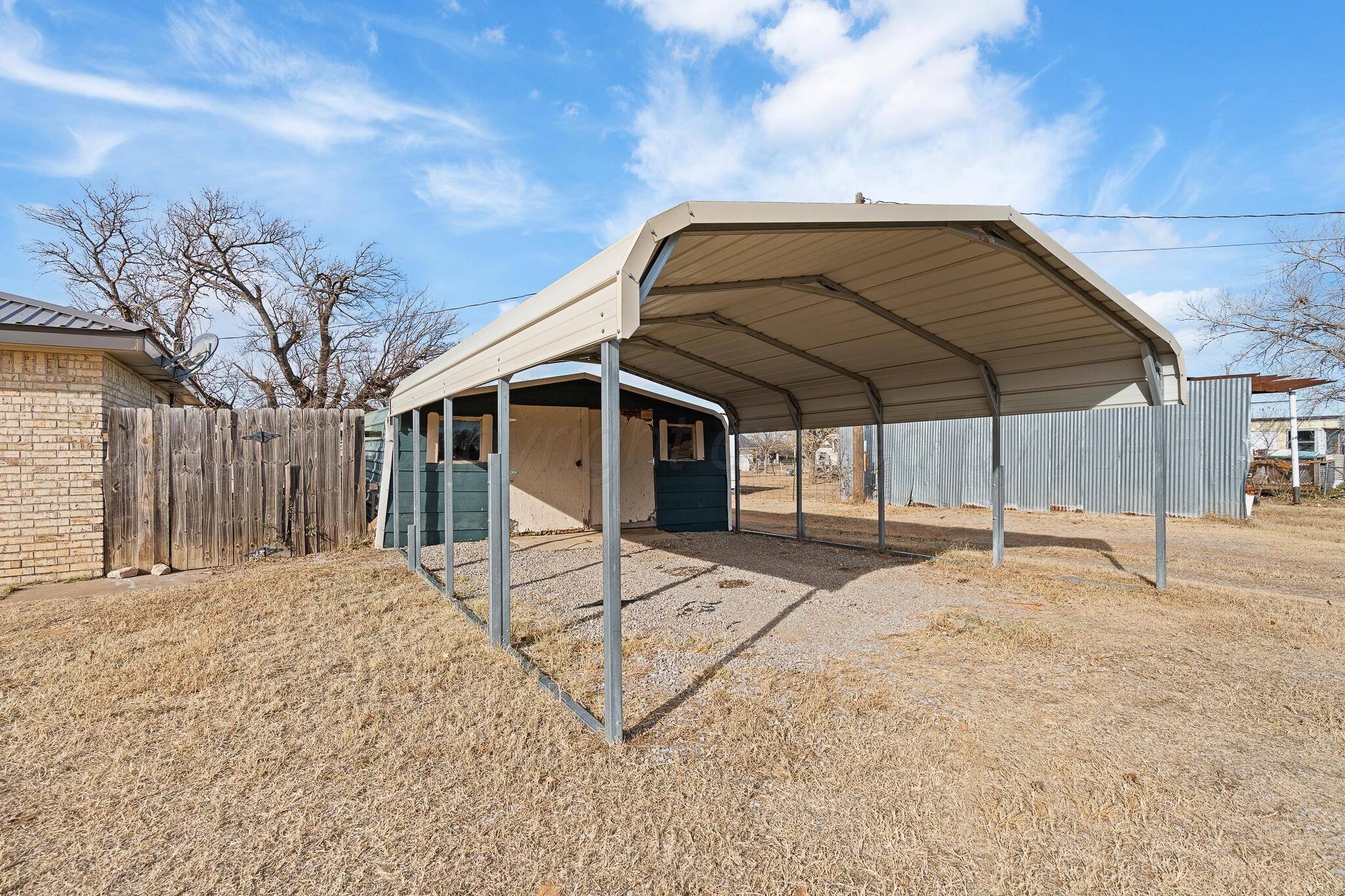 1108 Hawley Street Property Photo 4