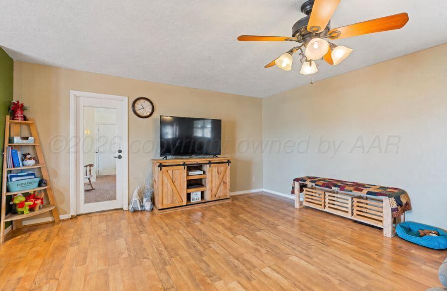 1108 Hawley Street Property Photo 6