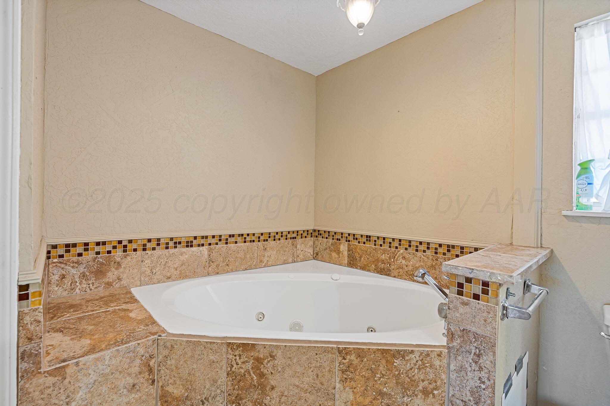 1108 Hawley Street Property Photo 16