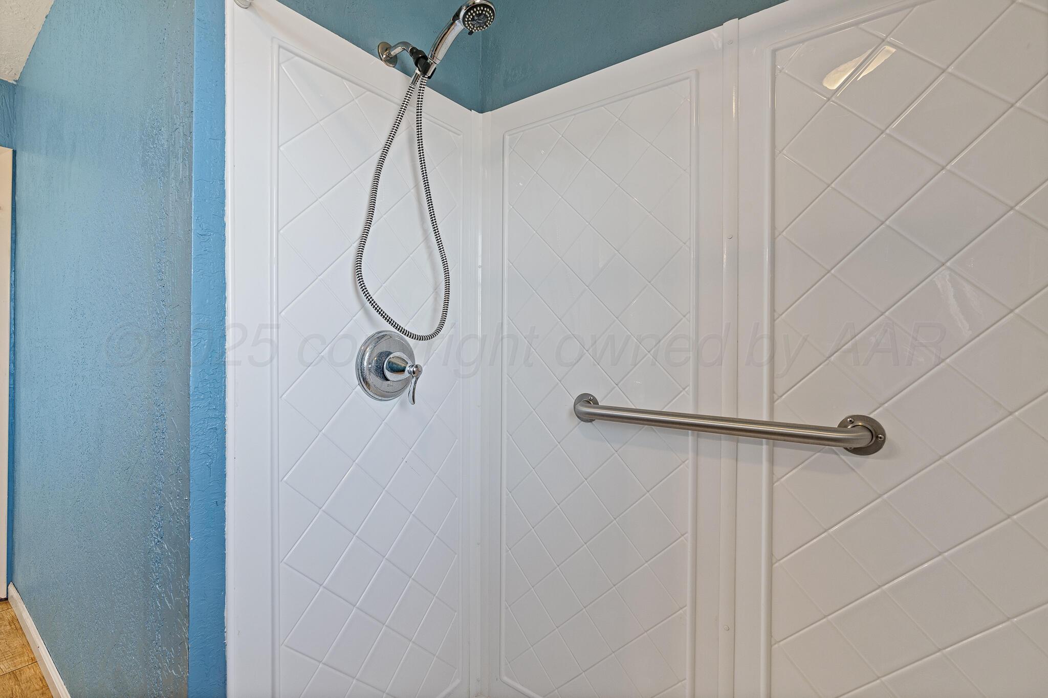 1108 Hawley Street Property Photo 19