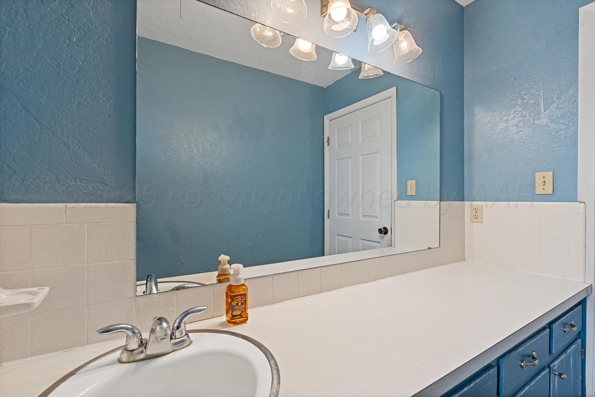 1108 Hawley Street Property Photo 20