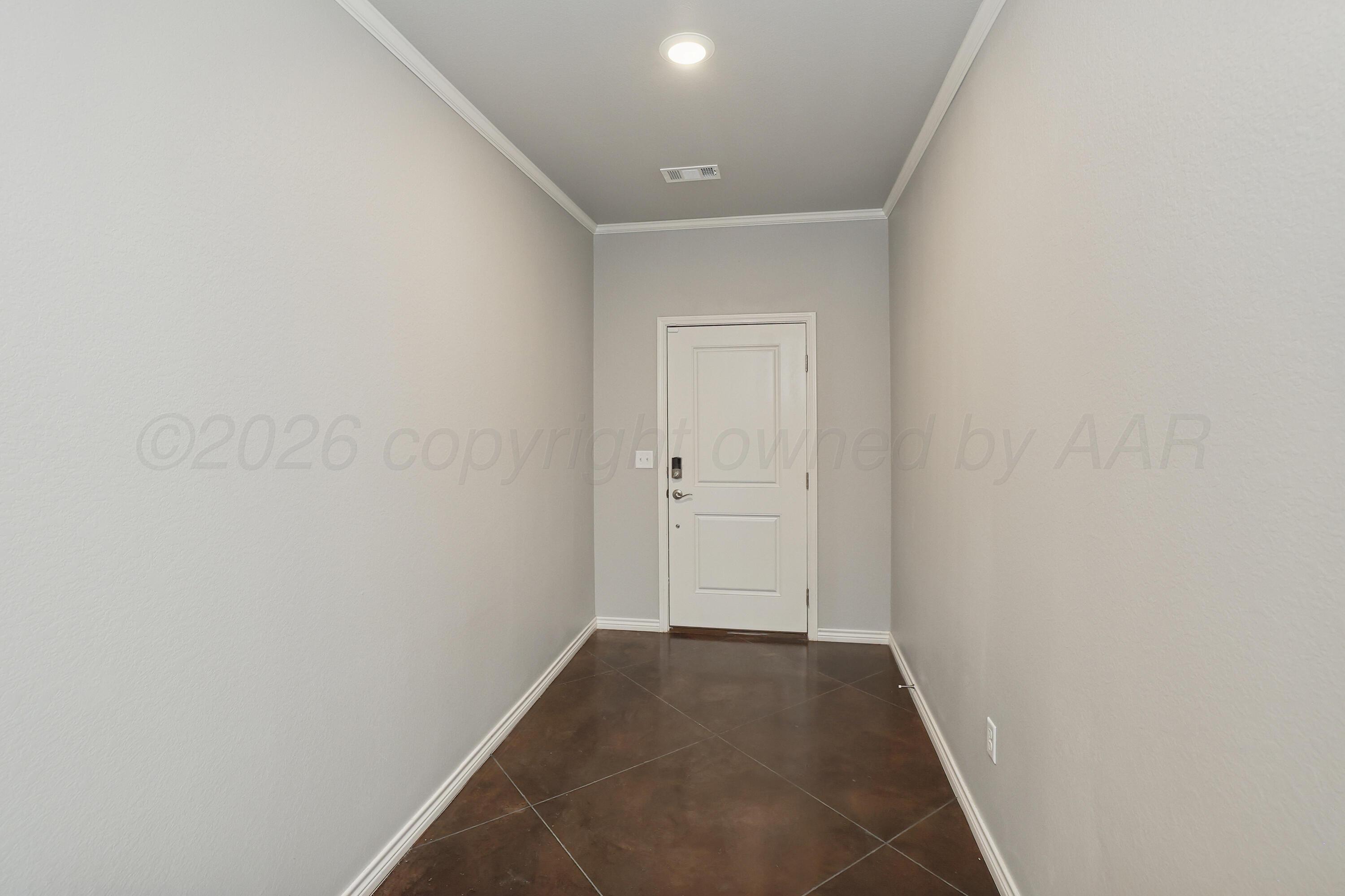 9910 Hartnett Court Property Photo 4