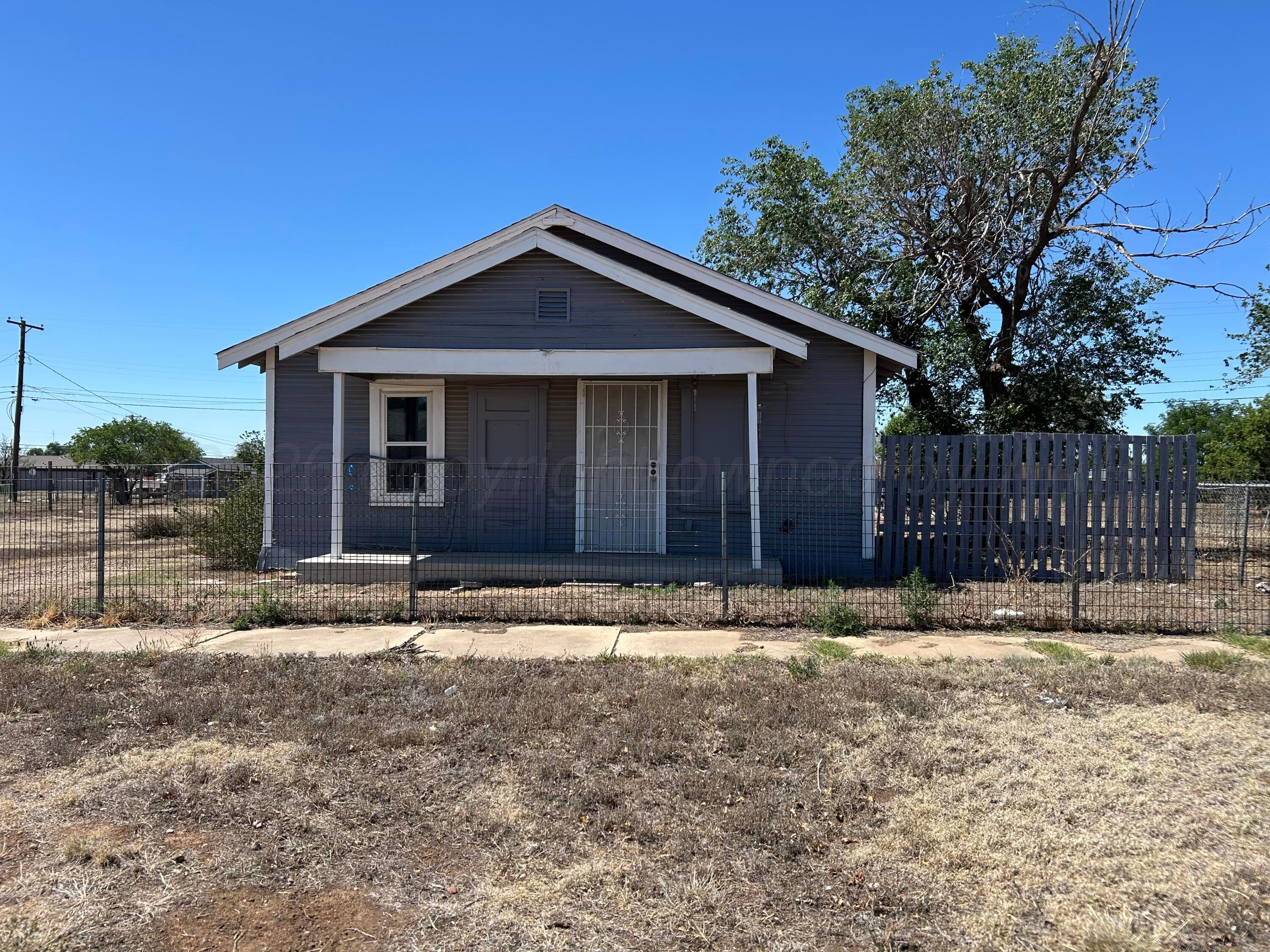 2407 NW 3rd Avenue Property Photo 1