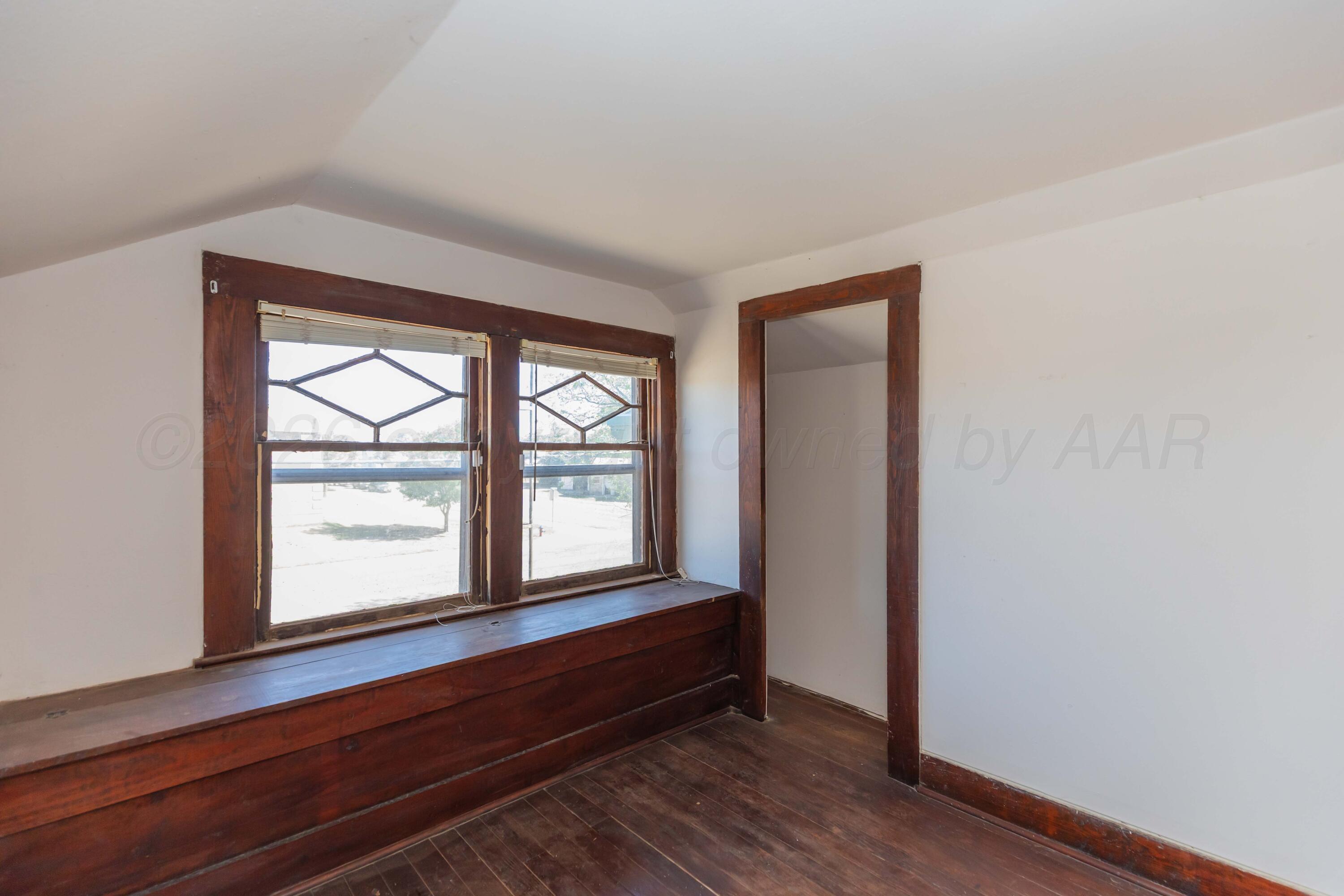 311 Jackson Avenue Property Photo 16